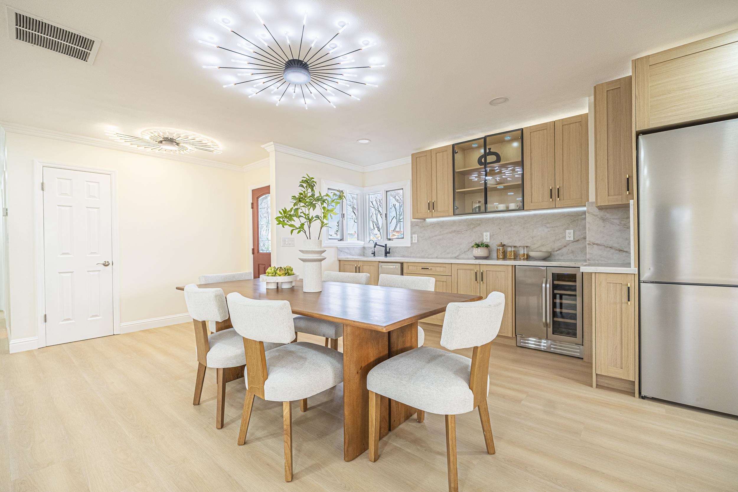 Detail Gallery Image 5 of 48 For 3474 Walton Way, San Jose,  CA 95117 - 3 Beds | 2/1 Baths