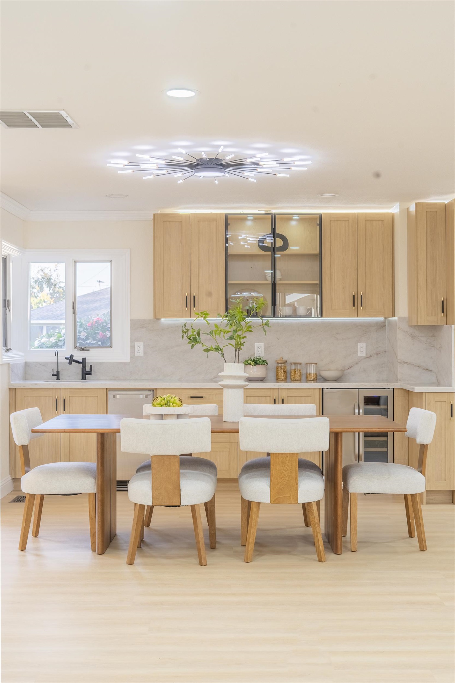 Detail Gallery Image 6 of 48 For 3474 Walton Way, San Jose,  CA 95117 - 3 Beds | 2/1 Baths