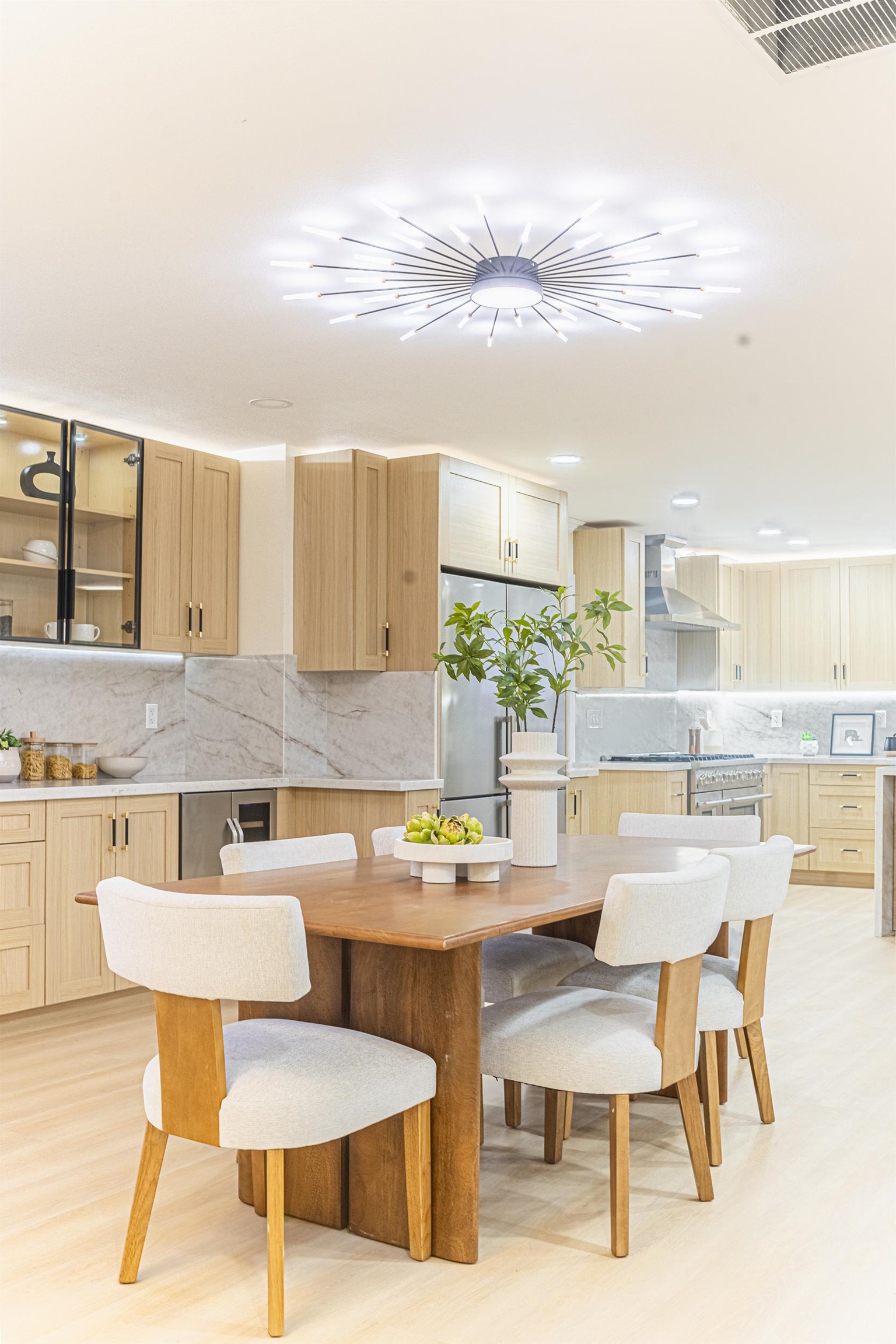 Detail Gallery Image 9 of 48 For 3474 Walton Way, San Jose,  CA 95117 - 3 Beds | 2/1 Baths