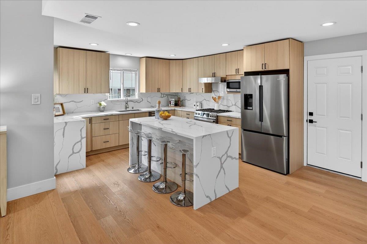 Detail Gallery Image 8 of 42 For 4637 Stratford Ave, Fremont,  CA 94538 - 3 Beds | 2 Baths