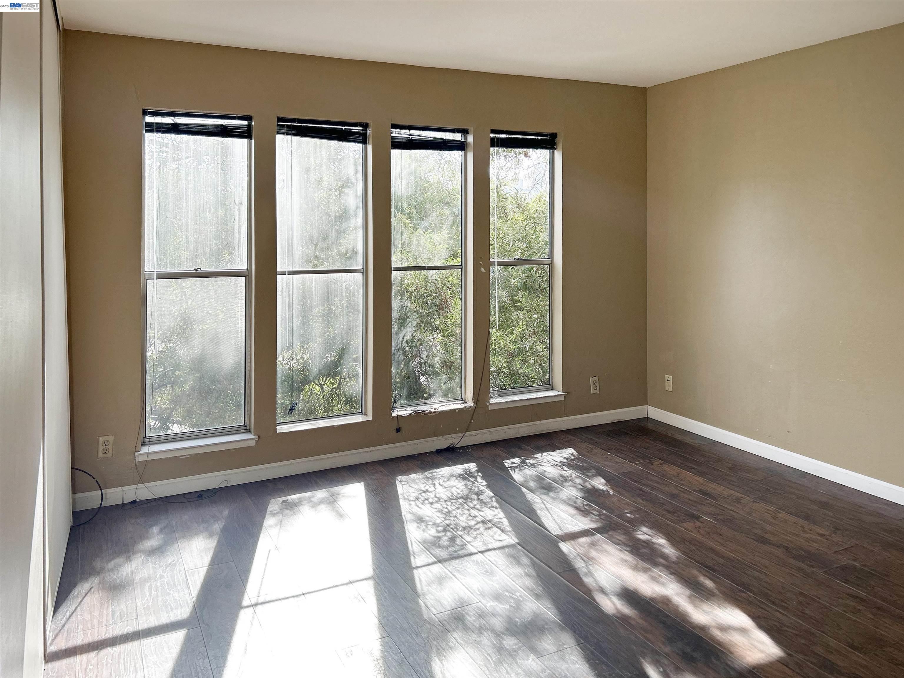 Detail Gallery Image 11 of 25 For 5335 Broadway Terrace #204,  Oakland,  CA 94618 - 2 Beds | 2 Baths