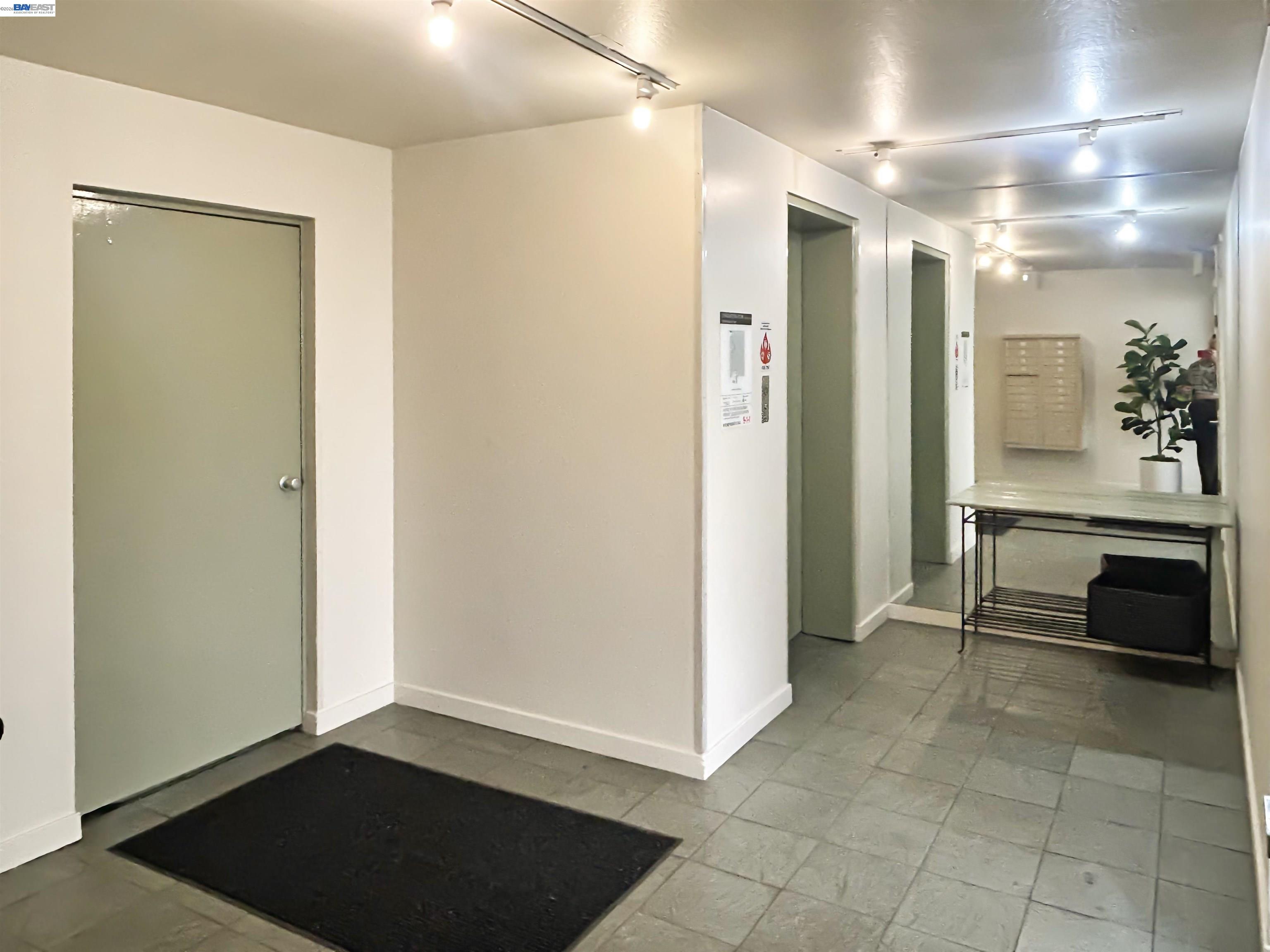 Detail Gallery Image 16 of 18 For 5335 Broadway Terrace #204,  Oakland,  CA 94618 - 2 Beds | 2 Baths