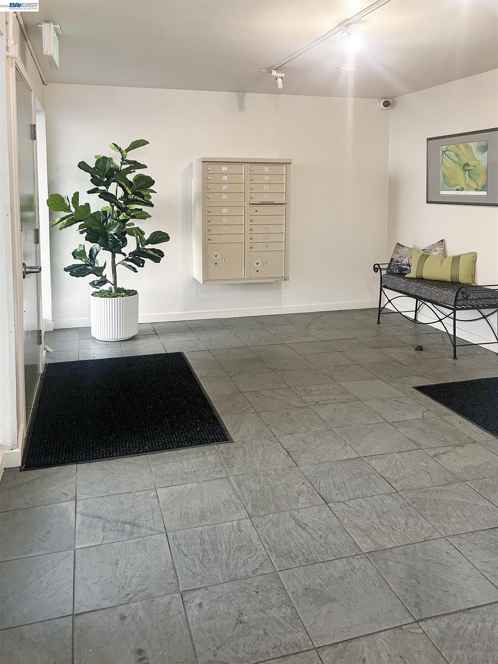 Detail Gallery Image 23 of 25 For 5335 Broadway Terrace #204,  Oakland,  CA 94618 - 2 Beds | 2 Baths