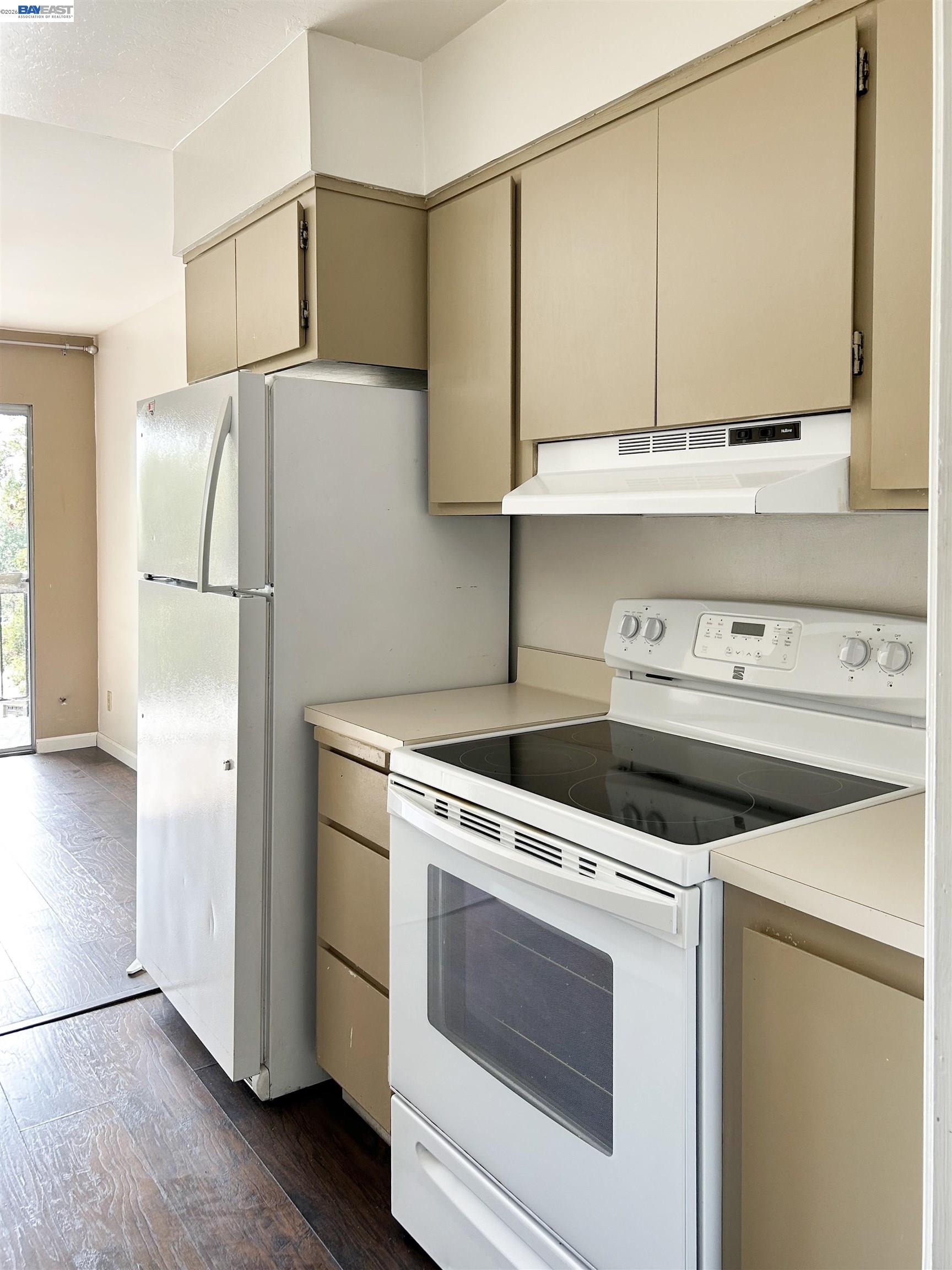 Detail Gallery Image 8 of 18 For 5335 Broadway Terrace #204,  Oakland,  CA 94618 - 2 Beds | 2 Baths