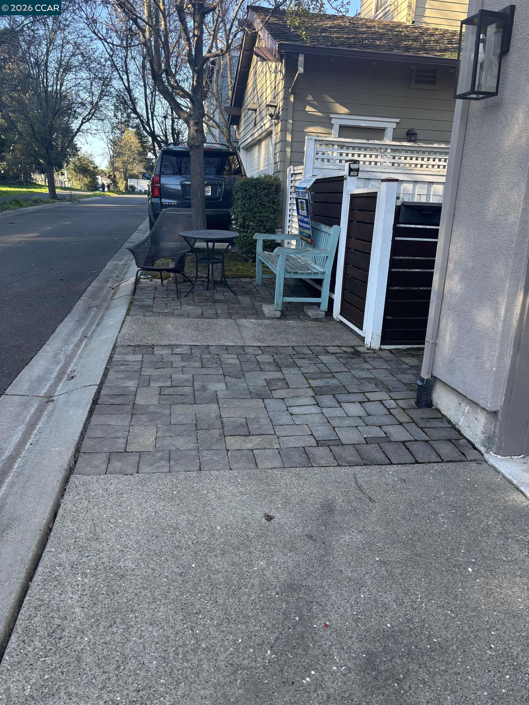 Detail Gallery Image 3 of 11 For 1129 Promenade St a,  Hercules,  CA 94547 - 1 Beds | 1 Baths