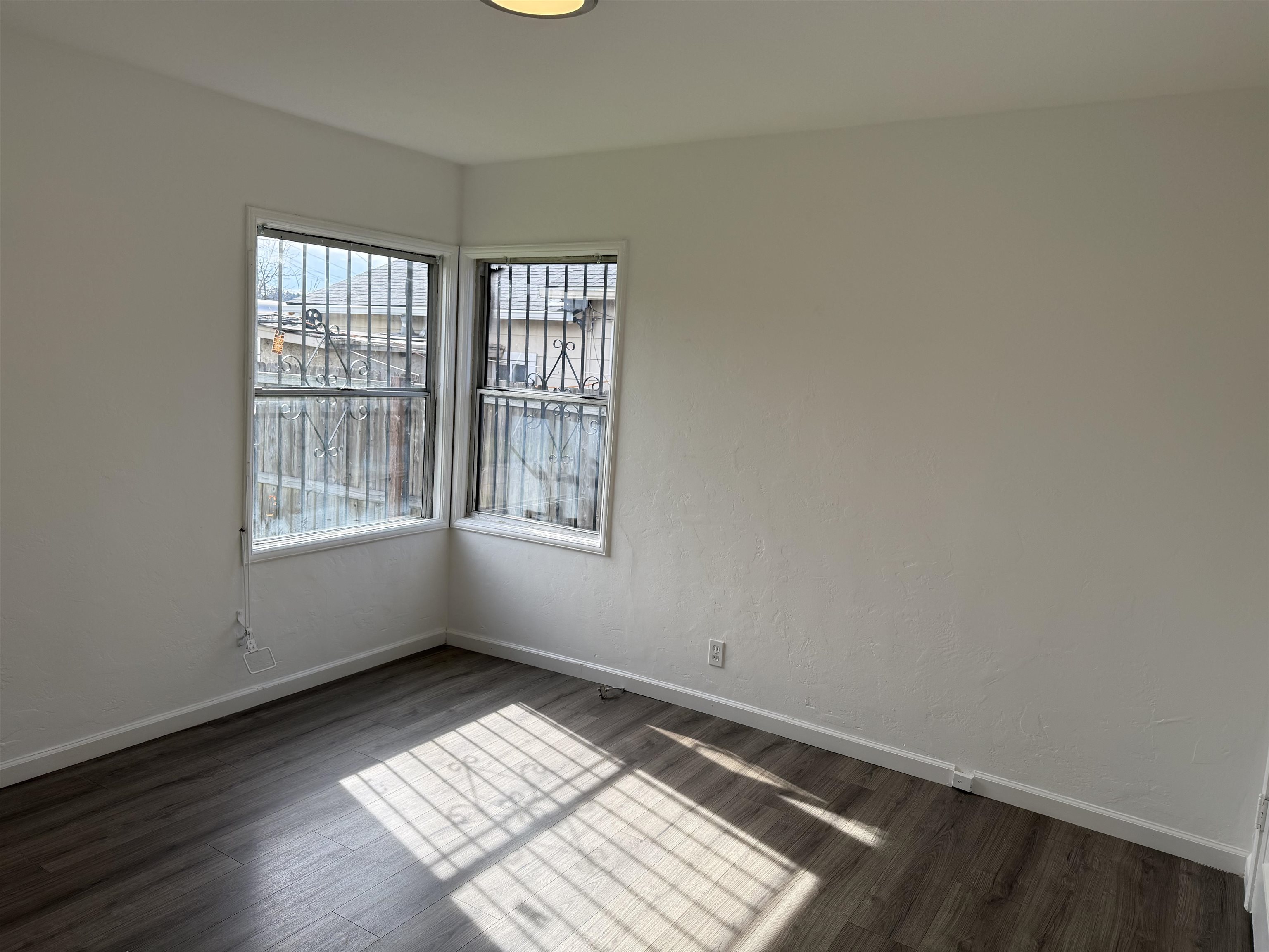 Detail Gallery Image 9 of 12 For 812 Maine Ave, Richmond,  CA 94804 - 2 Beds | 1 Baths