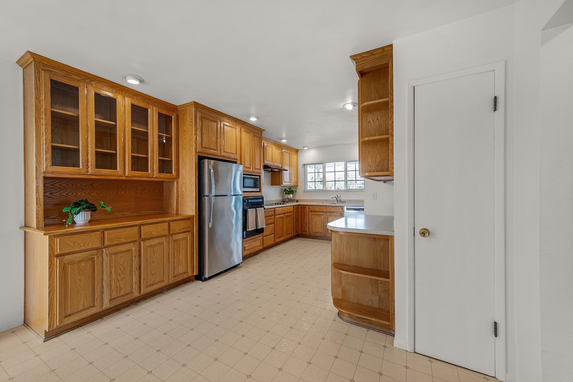 Detail Gallery Image 17 of 54 For 24825 Santa Clara St, Hayward,  CA 94544 - 3 Beds | 2 Baths