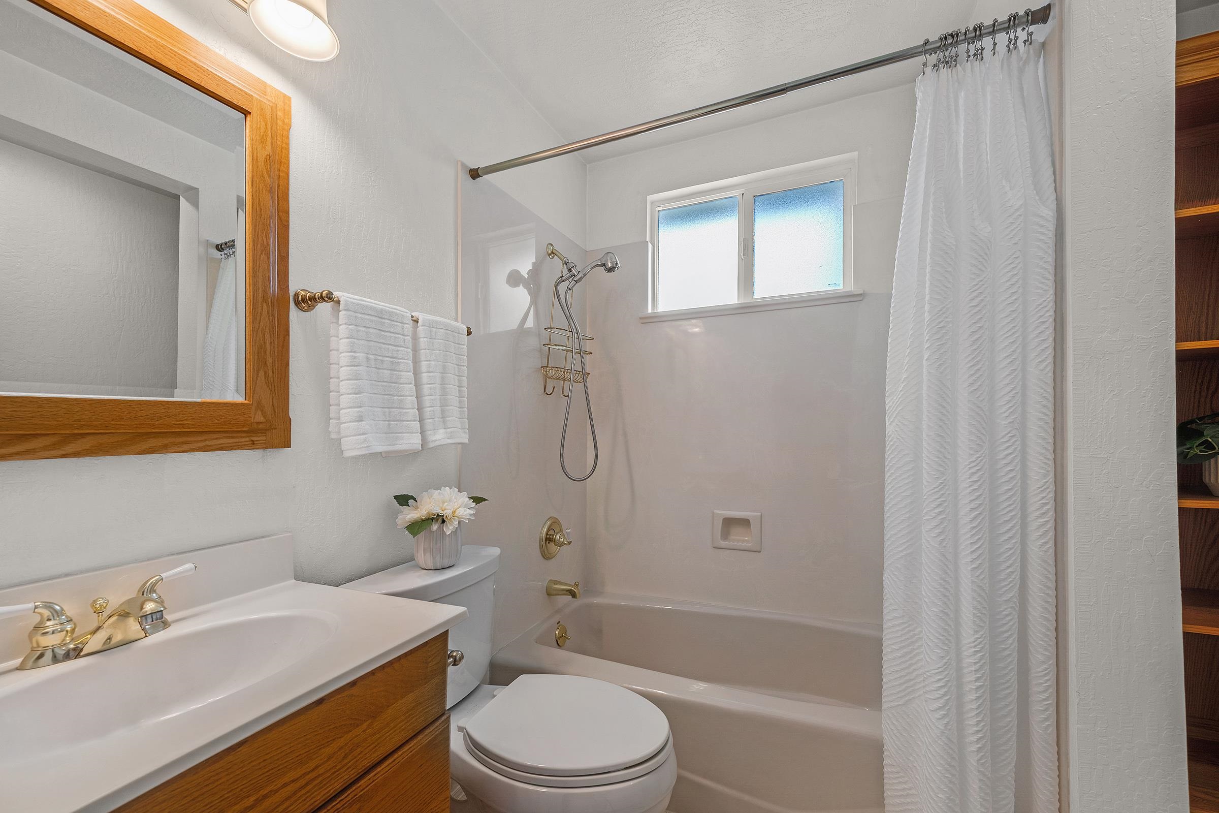 Detail Gallery Image 26 of 54 For 24825 Santa Clara St, Hayward,  CA 94544 - 3 Beds | 2 Baths