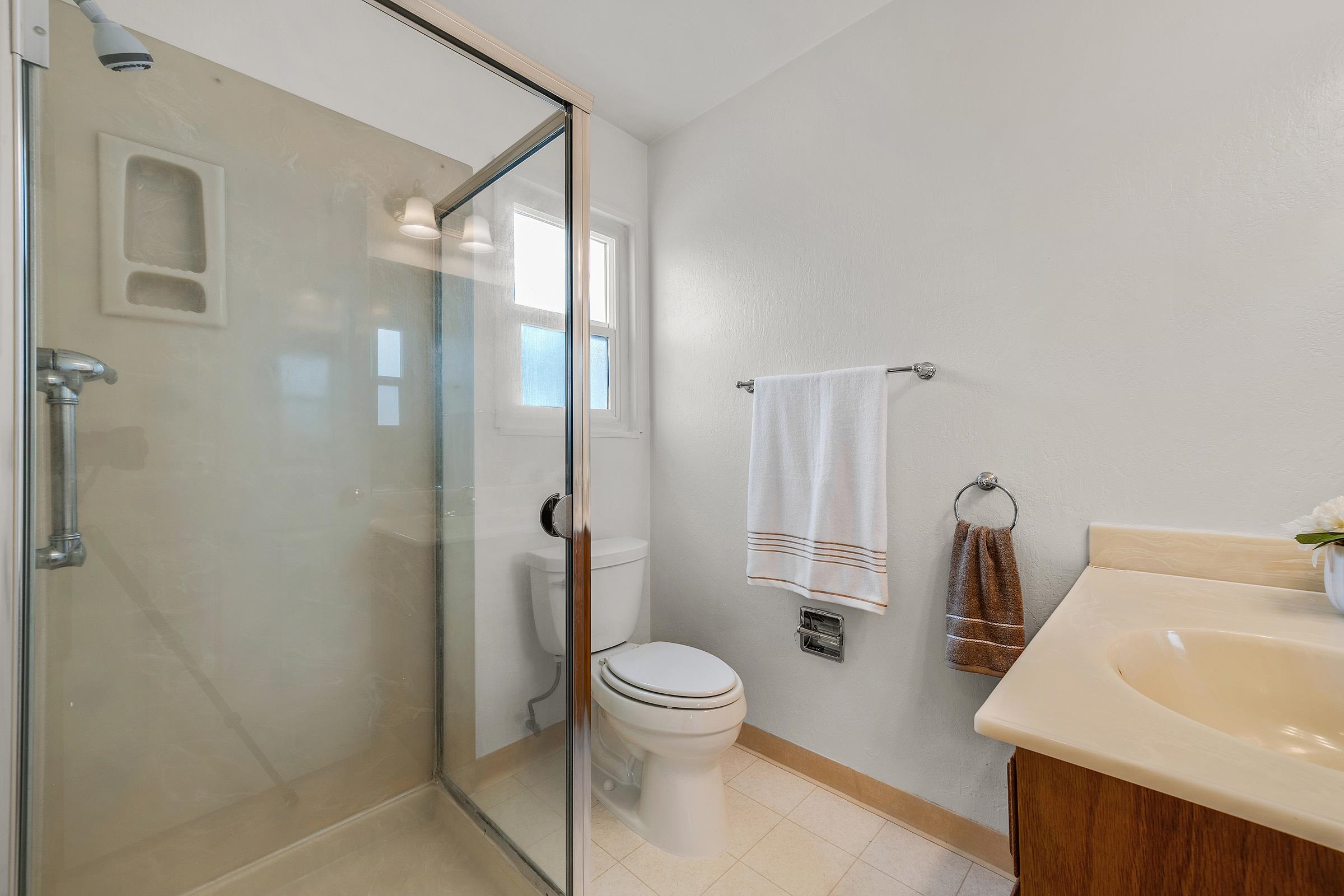 Detail Gallery Image 33 of 54 For 24825 Santa Clara St, Hayward,  CA 94544 - 3 Beds | 2 Baths