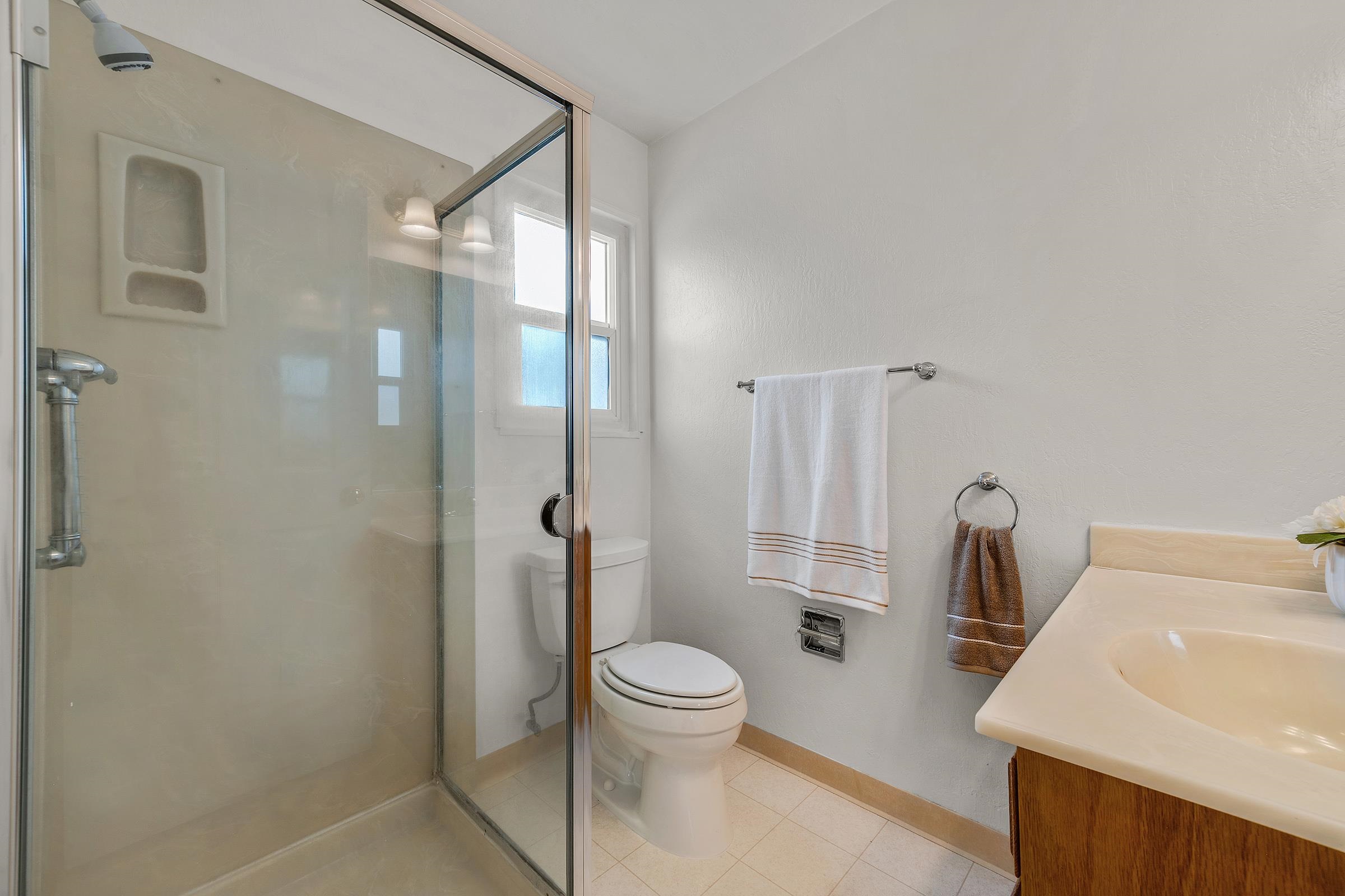 Detail Gallery Image 34 of 54 For 24825 Santa Clara St, Hayward,  CA 94544 - 3 Beds | 2 Baths