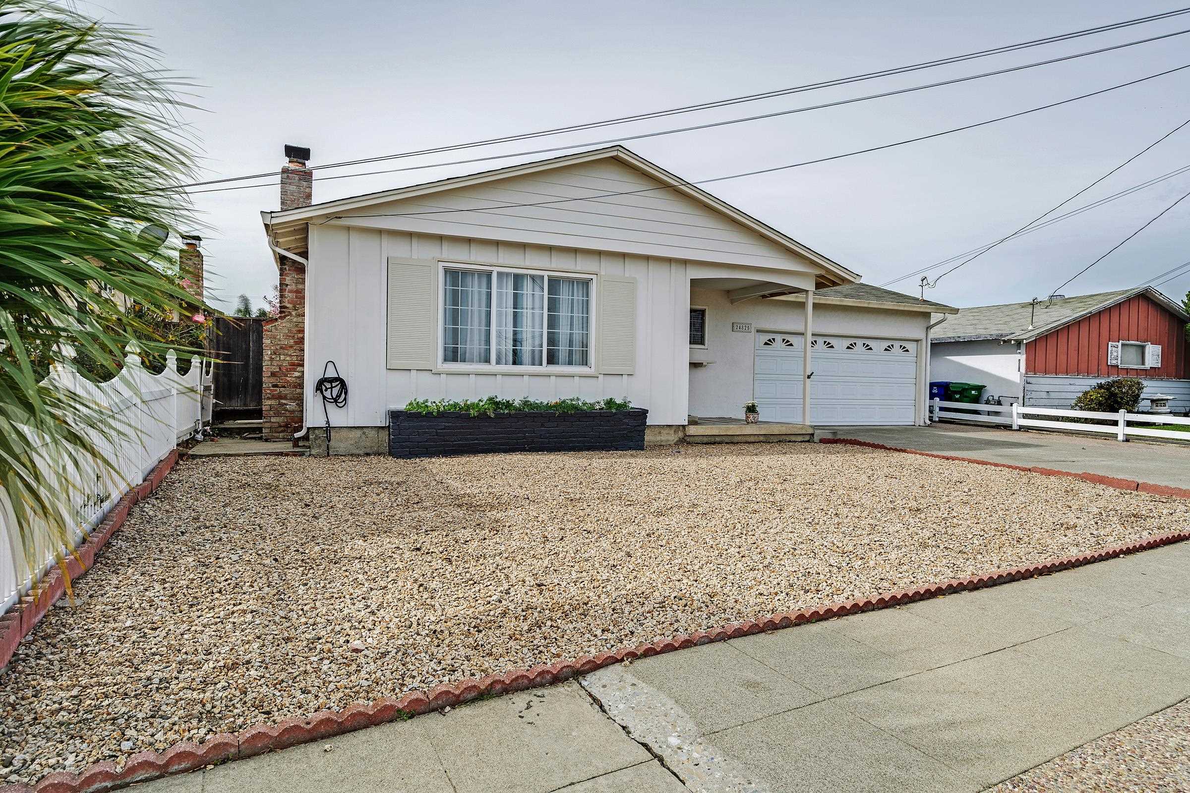 Detail Gallery Image 5 of 54 For 24825 Santa Clara St, Hayward,  CA 94544 - 3 Beds | 2 Baths