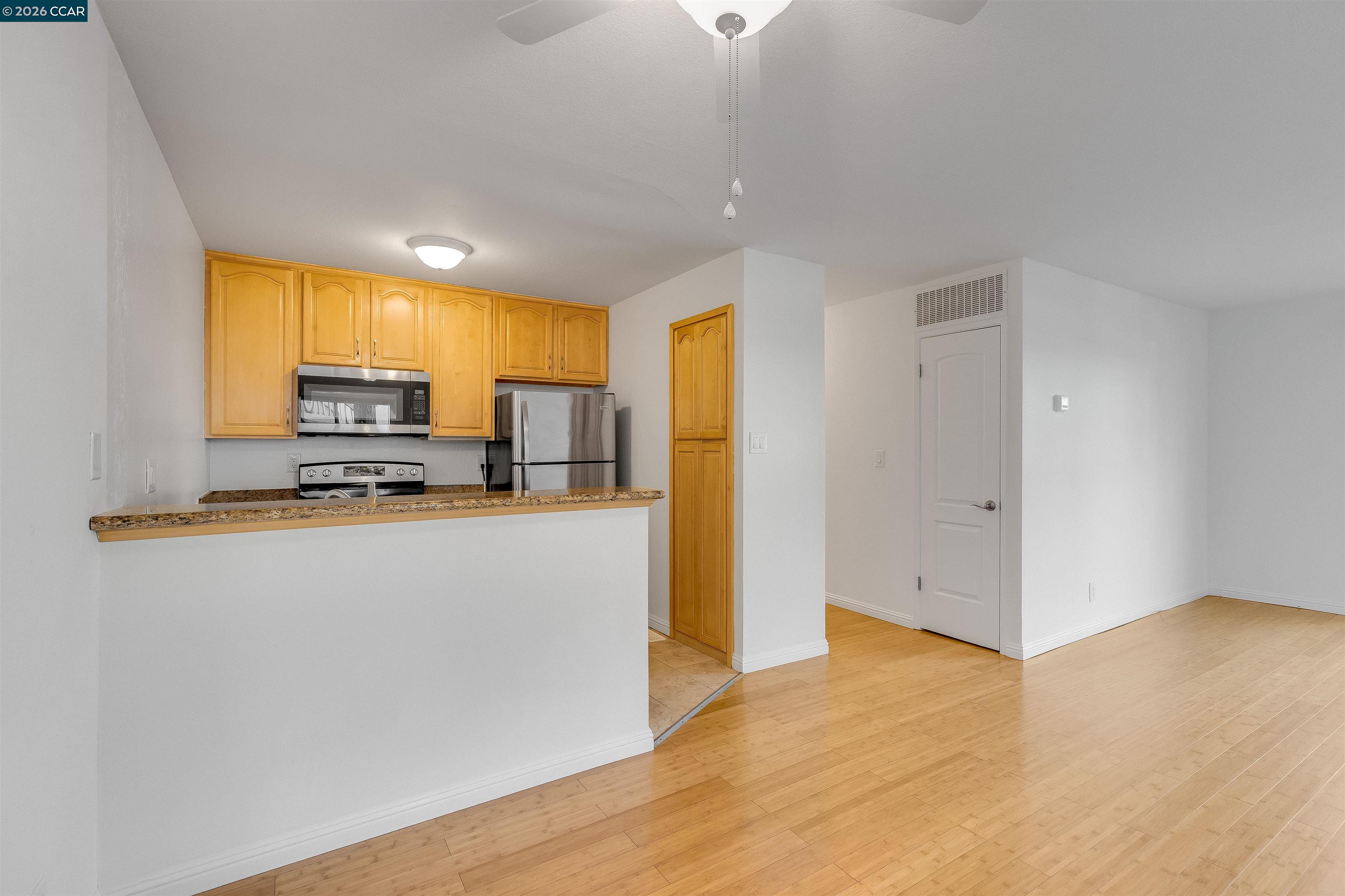 Photo #12: 41123571 Listing: Photo #12