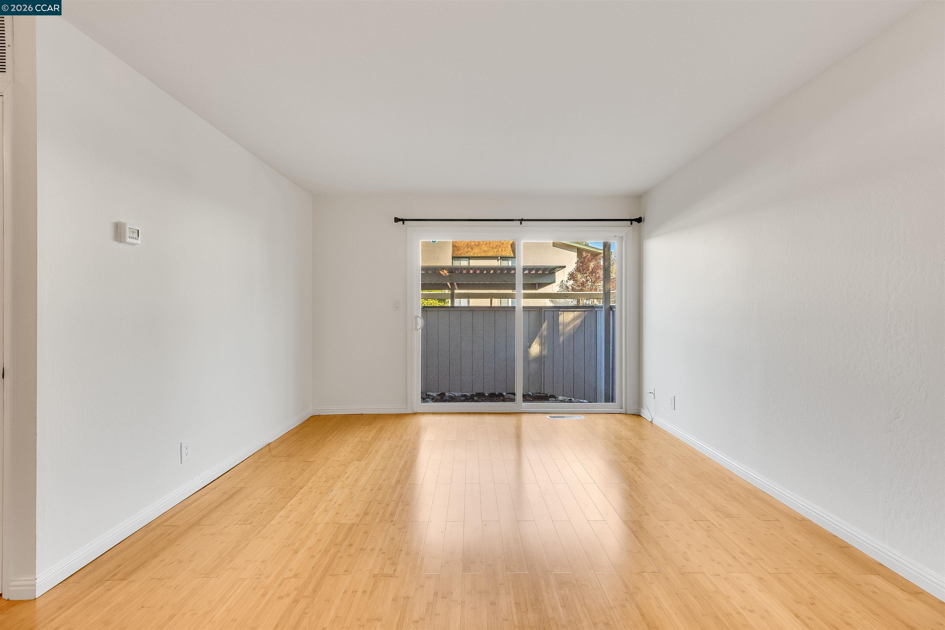 Photo #4: 41123571 Listing: Photo #4