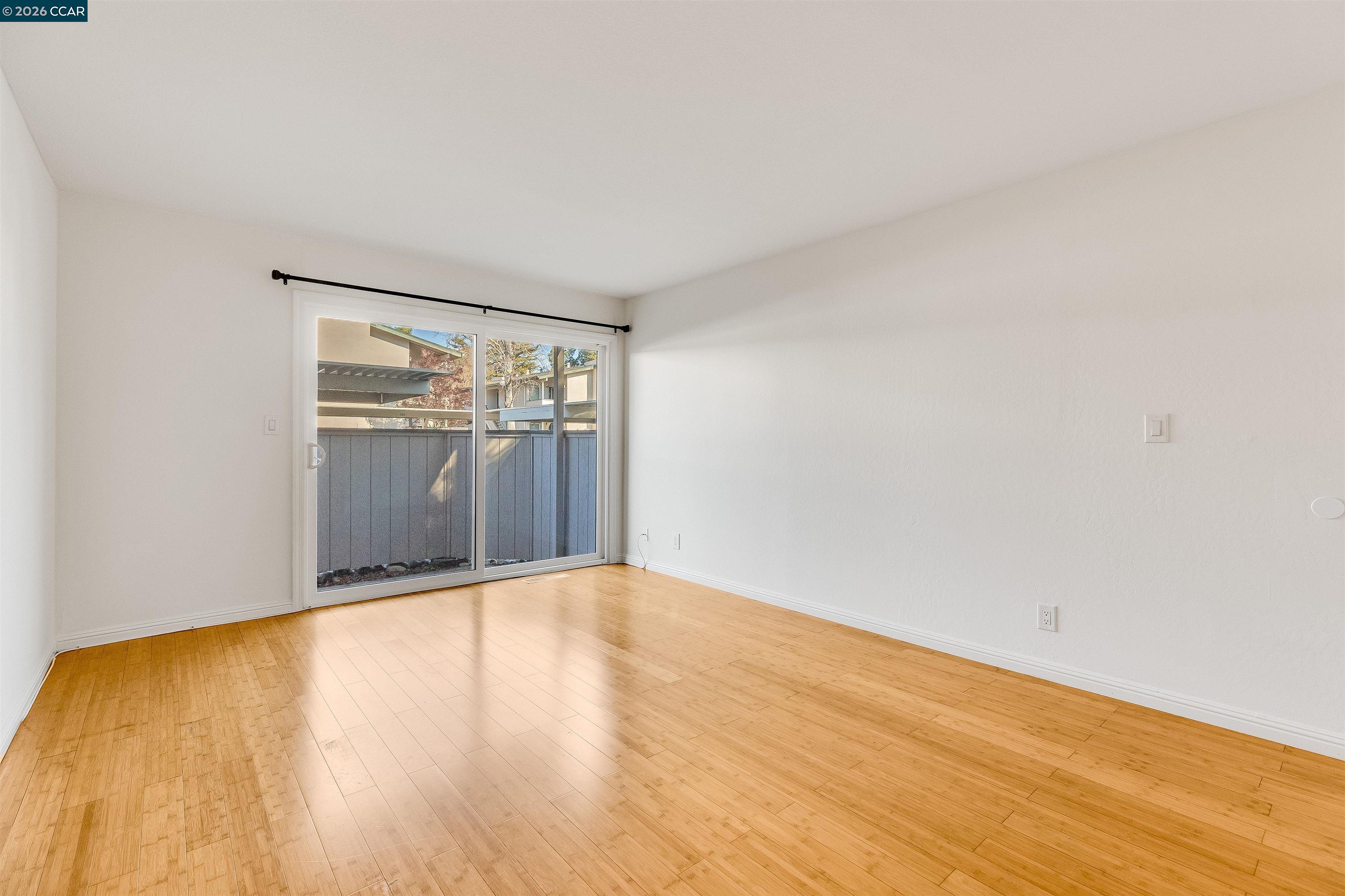 Photo #5: 41123571 Listing: Photo #5