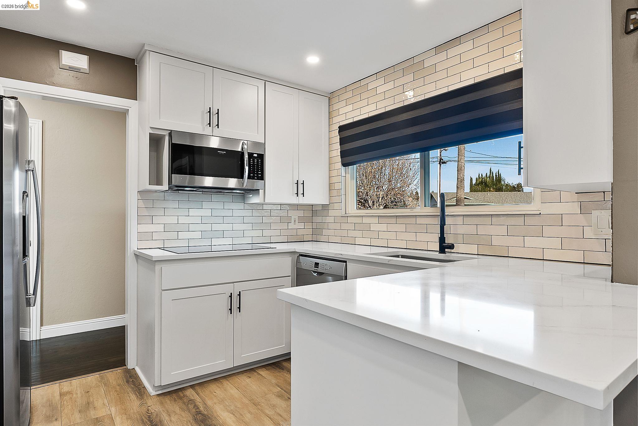 Detail Gallery Image 12 of 37 For 1777 Clayton Way, Concord,  CA 94519 - 3 Beds | 2 Baths