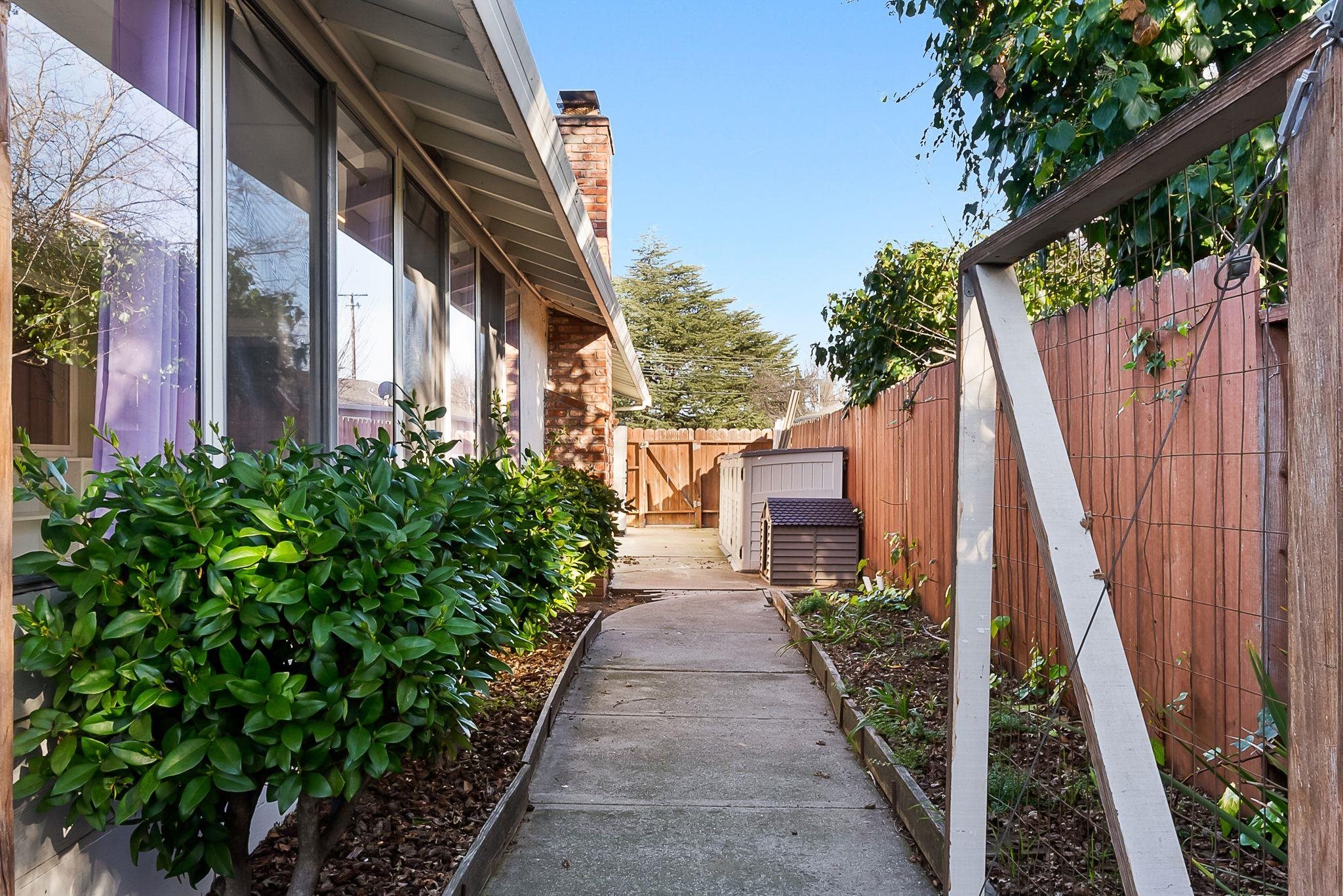 Detail Gallery Image 35 of 37 For 1777 Clayton Way, Concord,  CA 94519 - 3 Beds | 2 Baths