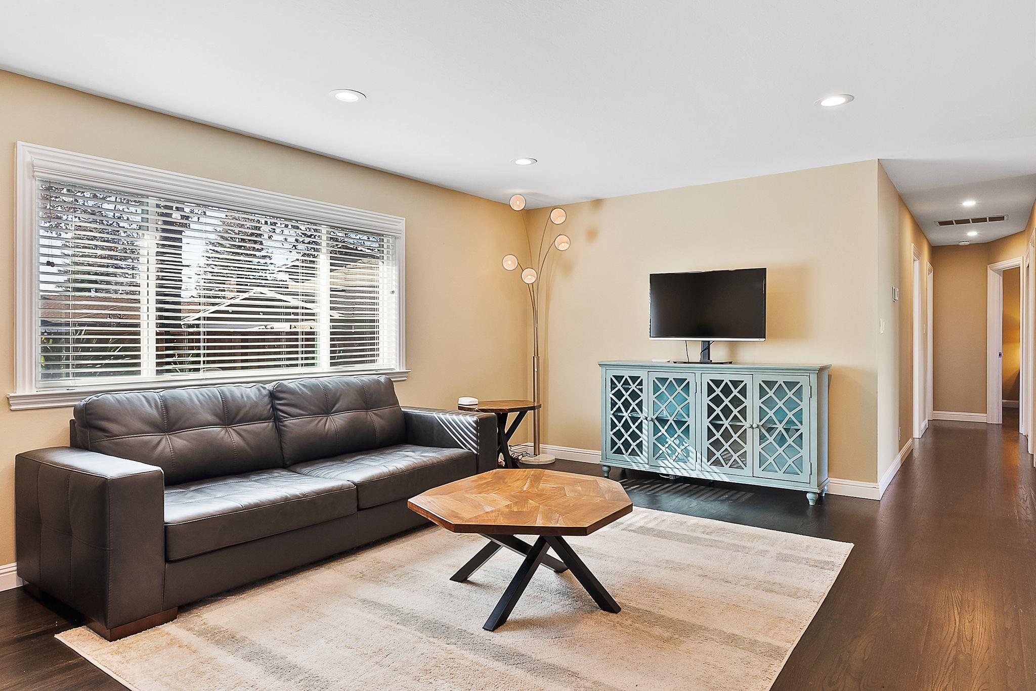 Detail Gallery Image 7 of 37 For 1777 Clayton Way, Concord,  CA 94519 - 3 Beds | 2 Baths