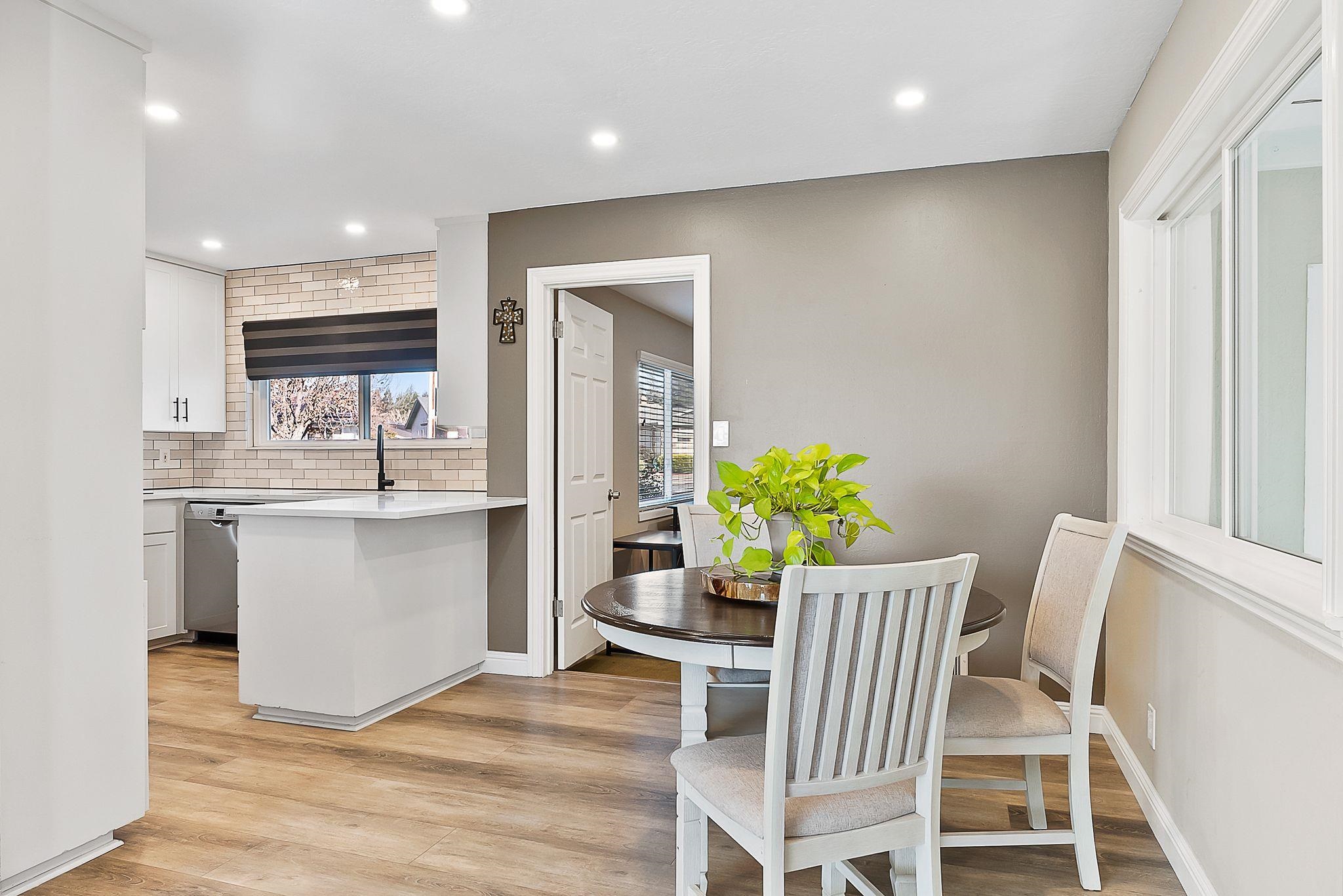 Detail Gallery Image 10 of 37 For 1777 Clayton Way, Concord,  CA 94519 - 3 Beds | 2 Baths