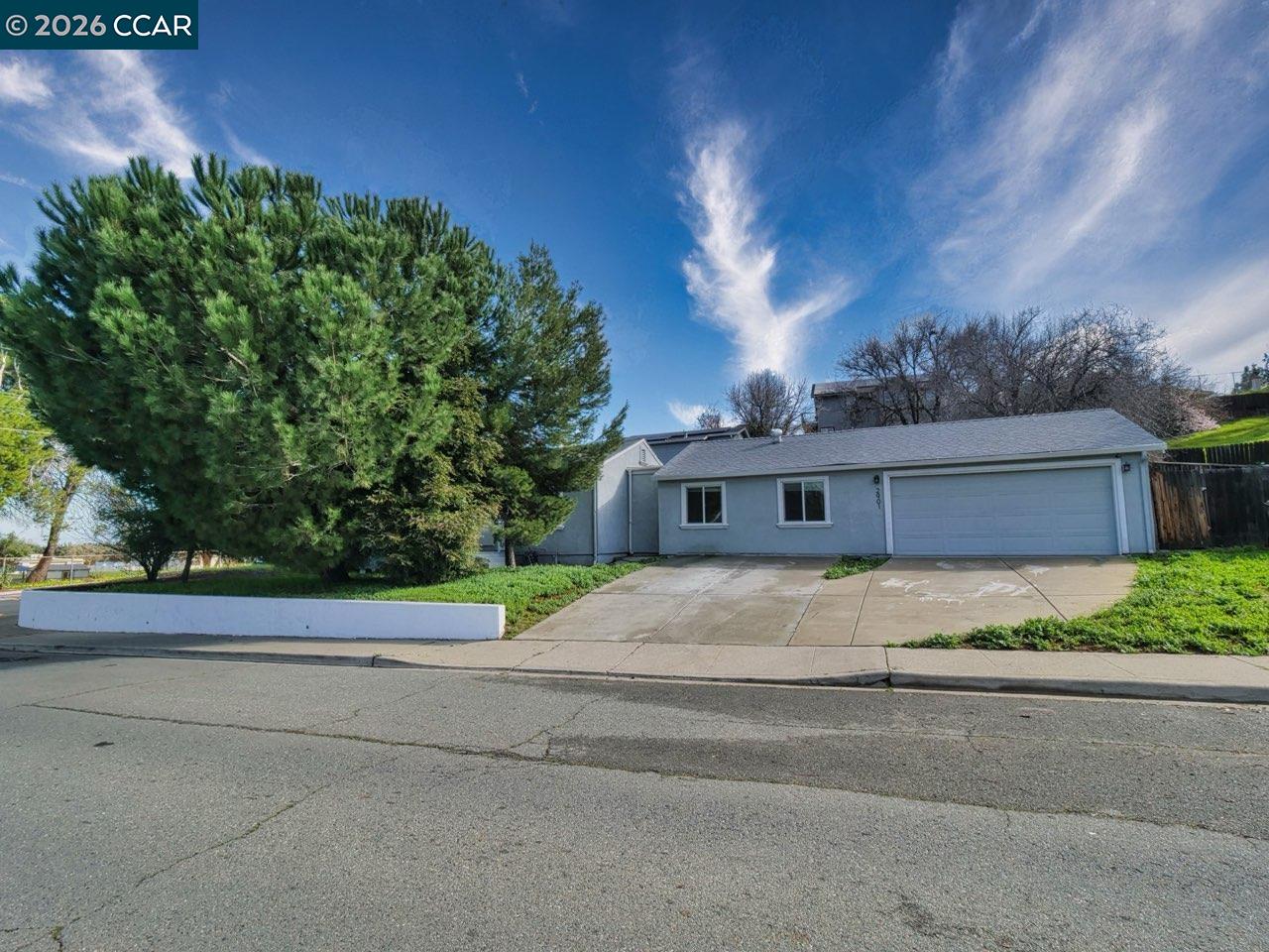 Front Image Thumbnail for CC41123580