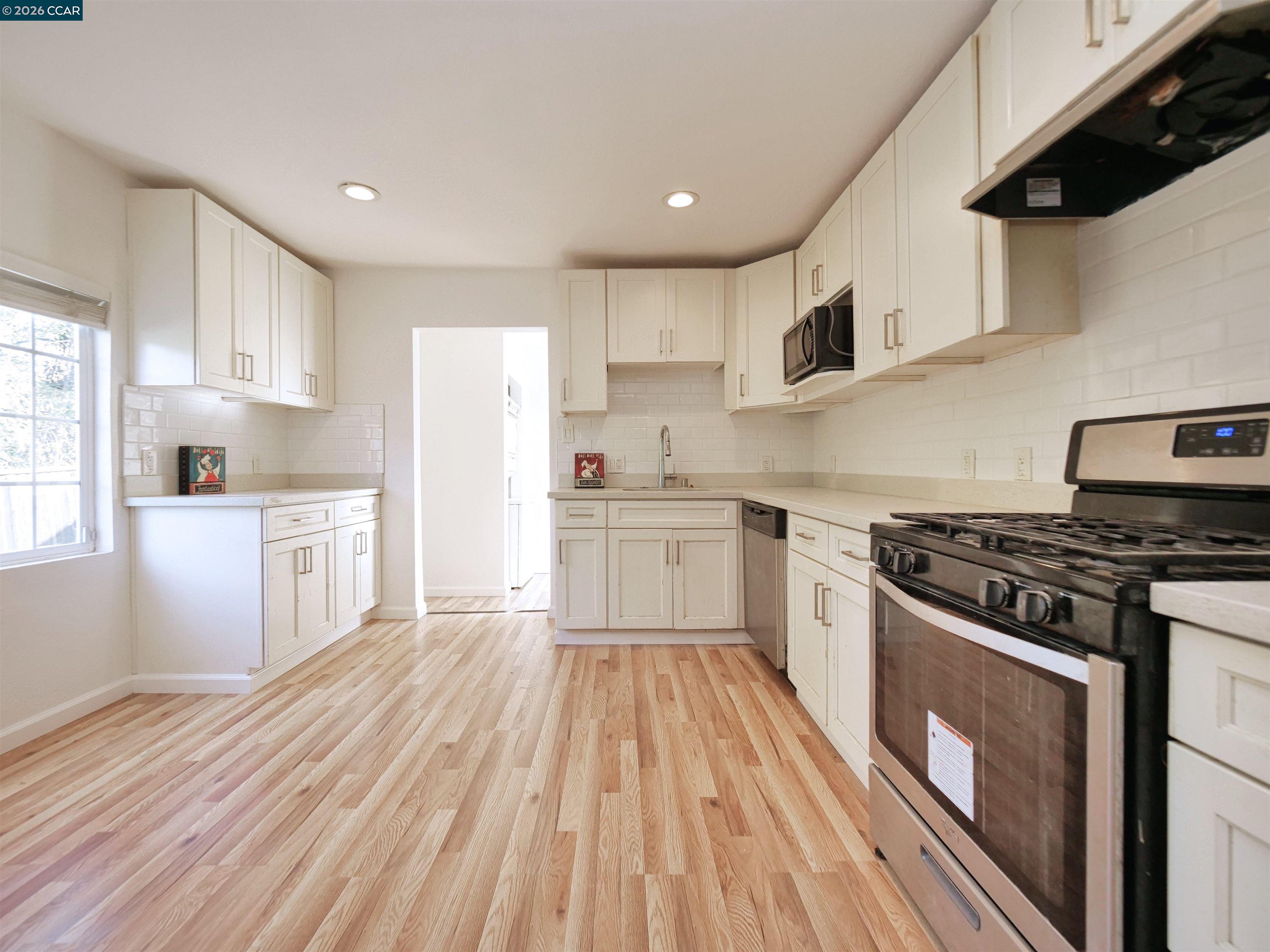 Detail Gallery Image 16 of 54 For 2901 Roosevelt Ln, Antioch,  CA 94509 - 4 Beds | 2 Baths