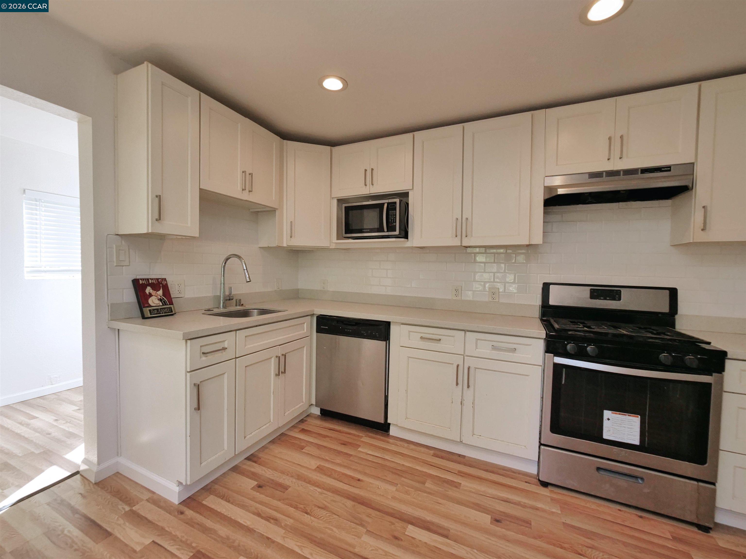 Detail Gallery Image 17 of 54 For 2901 Roosevelt Ln, Antioch,  CA 94509 - 4 Beds | 2 Baths