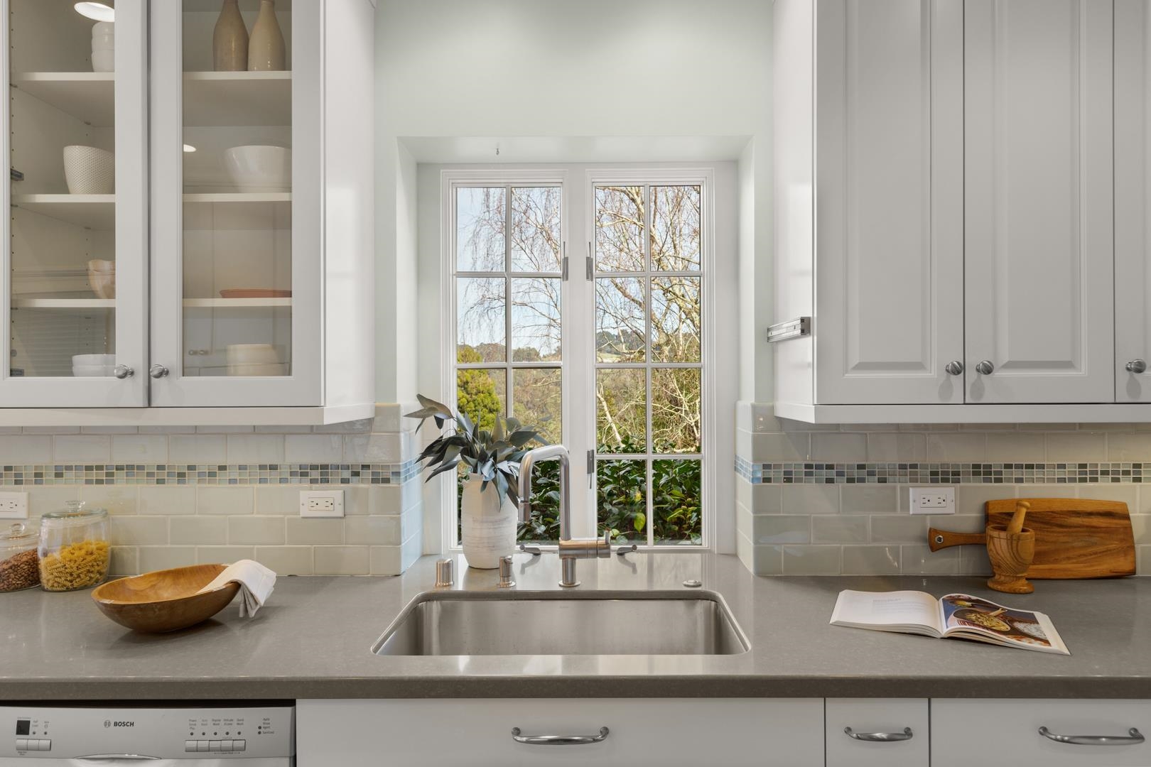 Detail Gallery Image 17 of 47 For 1123 Park Hills Rd, Berkeley,  CA 94708 - 5 Beds | 4 Baths