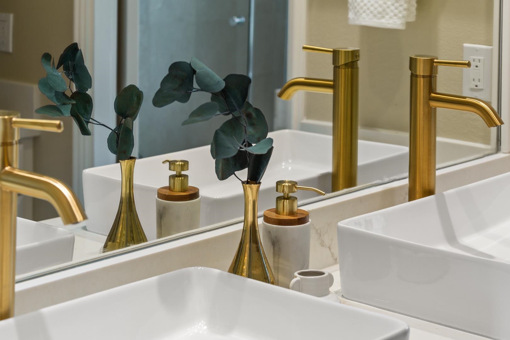 Detail Gallery Image 32 of 47 For 1123 Park Hills Rd, Berkeley,  CA 94708 - 5 Beds | 4 Baths