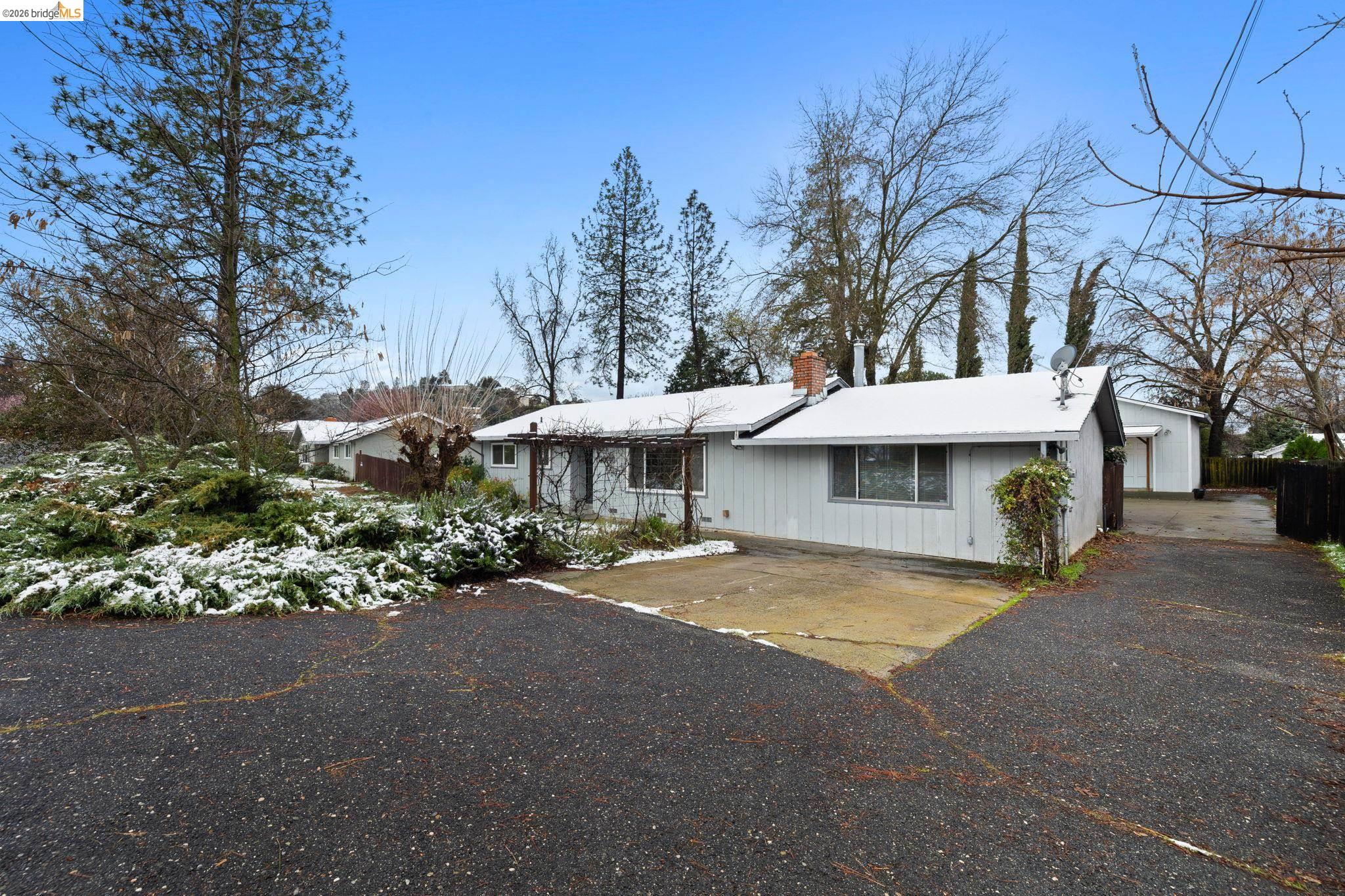 Detail Gallery Image 3 of 47 For 20440 W Walnut Dr, Sonora,  CA 95370 - 3 Beds | 2 Baths