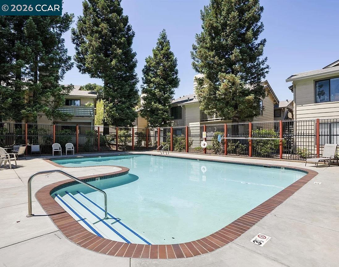 Photo #2: 41123583 Listing: Photo #2