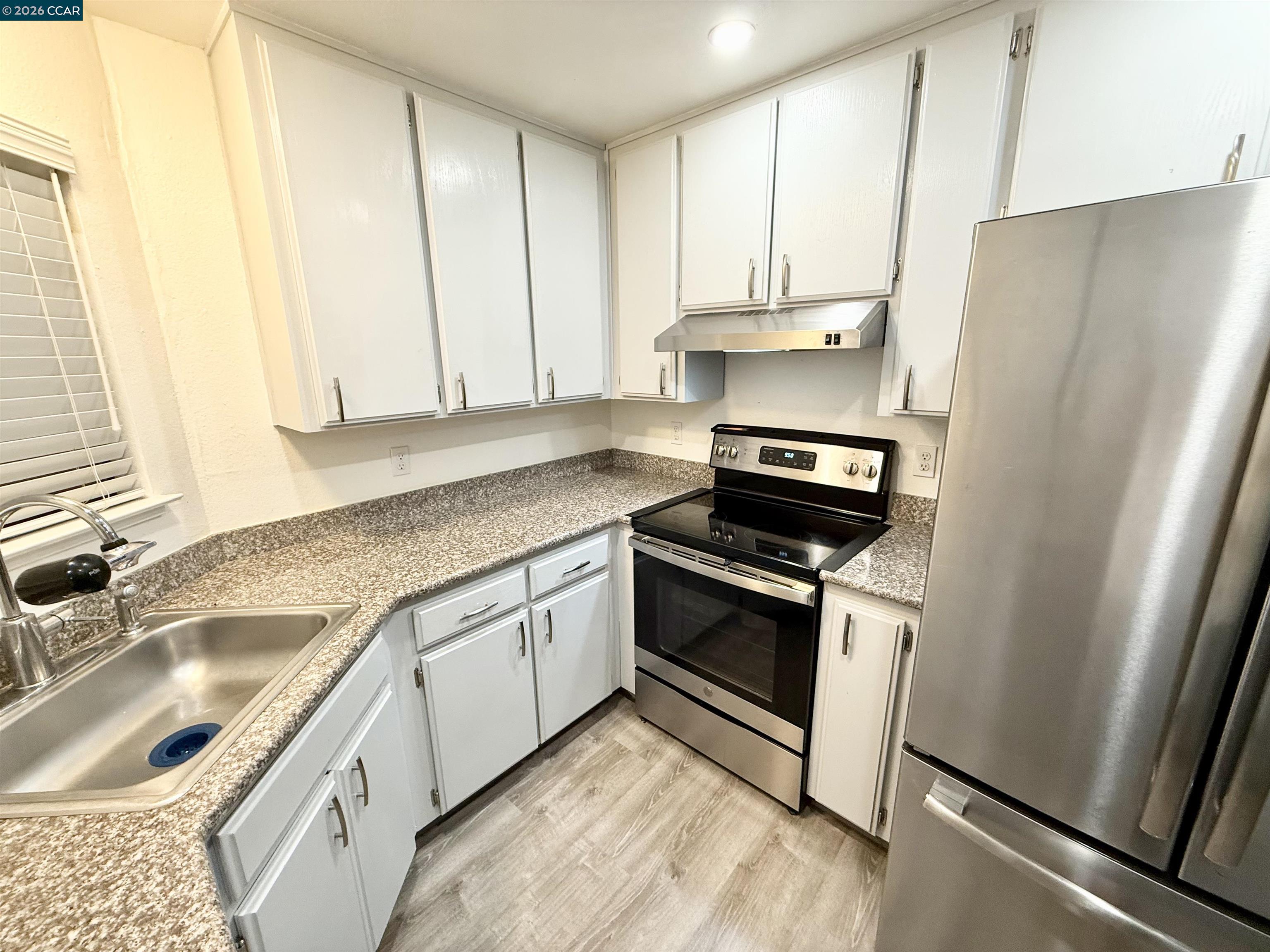 Photo #4: 41123583 Listing: Photo #4