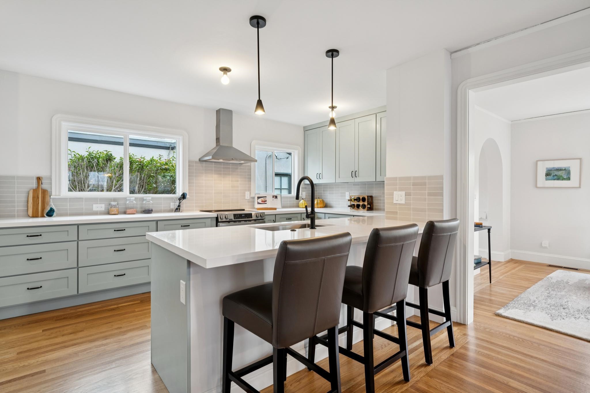 Detail Gallery Image 18 of 55 For 1563 Thousand Oaks Blvd, Berkeley,  CA 94707 - 3 Beds | 1/1 Baths