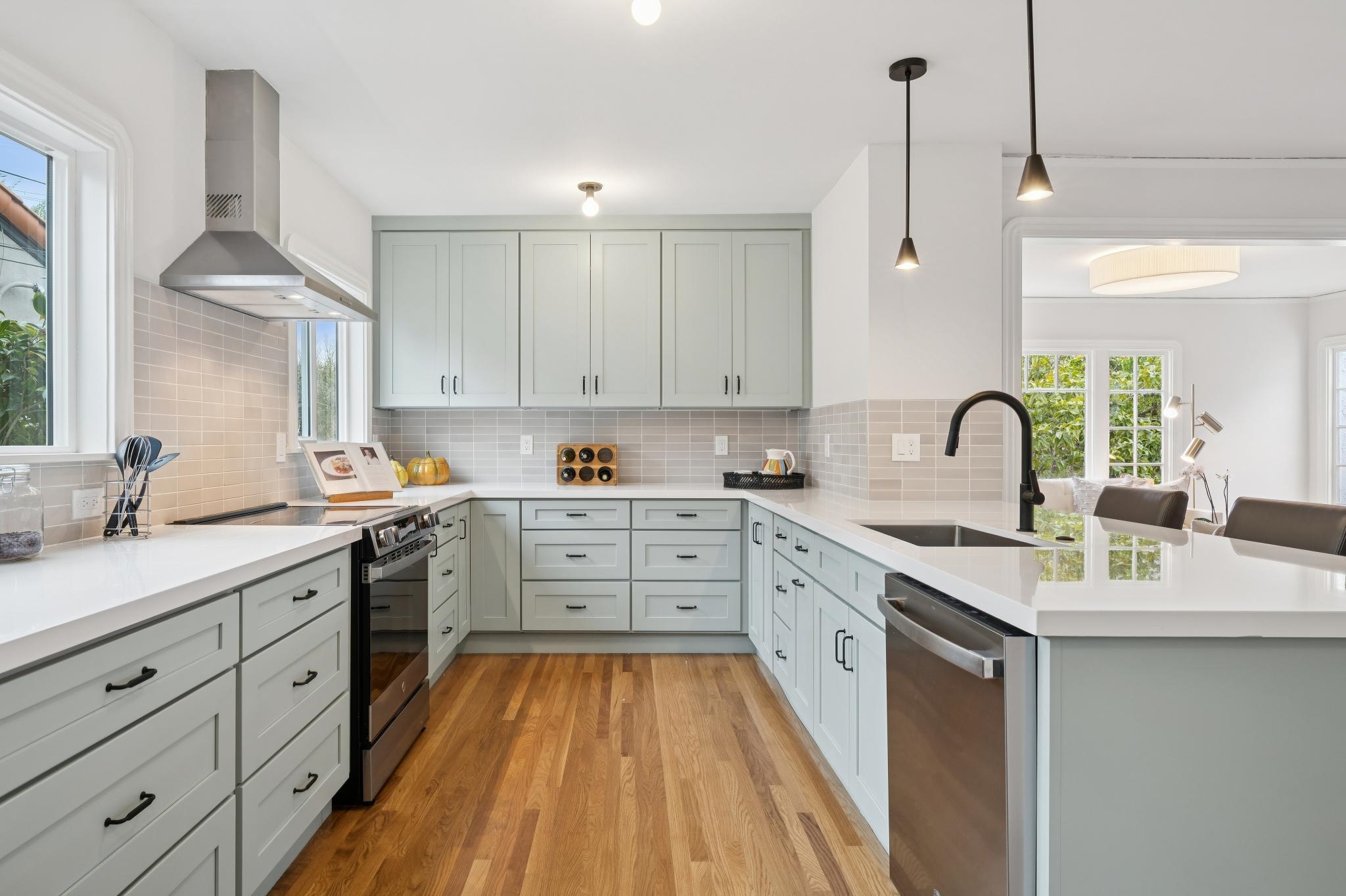 Detail Gallery Image 20 of 55 For 1563 Thousand Oaks Blvd, Berkeley,  CA 94707 - 3 Beds | 1/1 Baths