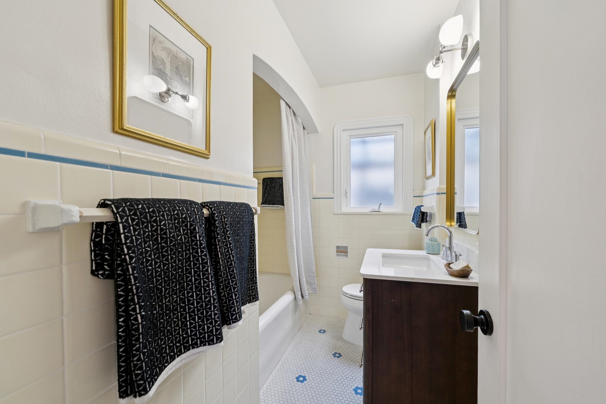 Detail Gallery Image 29 of 55 For 1563 Thousand Oaks Blvd, Berkeley,  CA 94707 - 3 Beds | 1/1 Baths