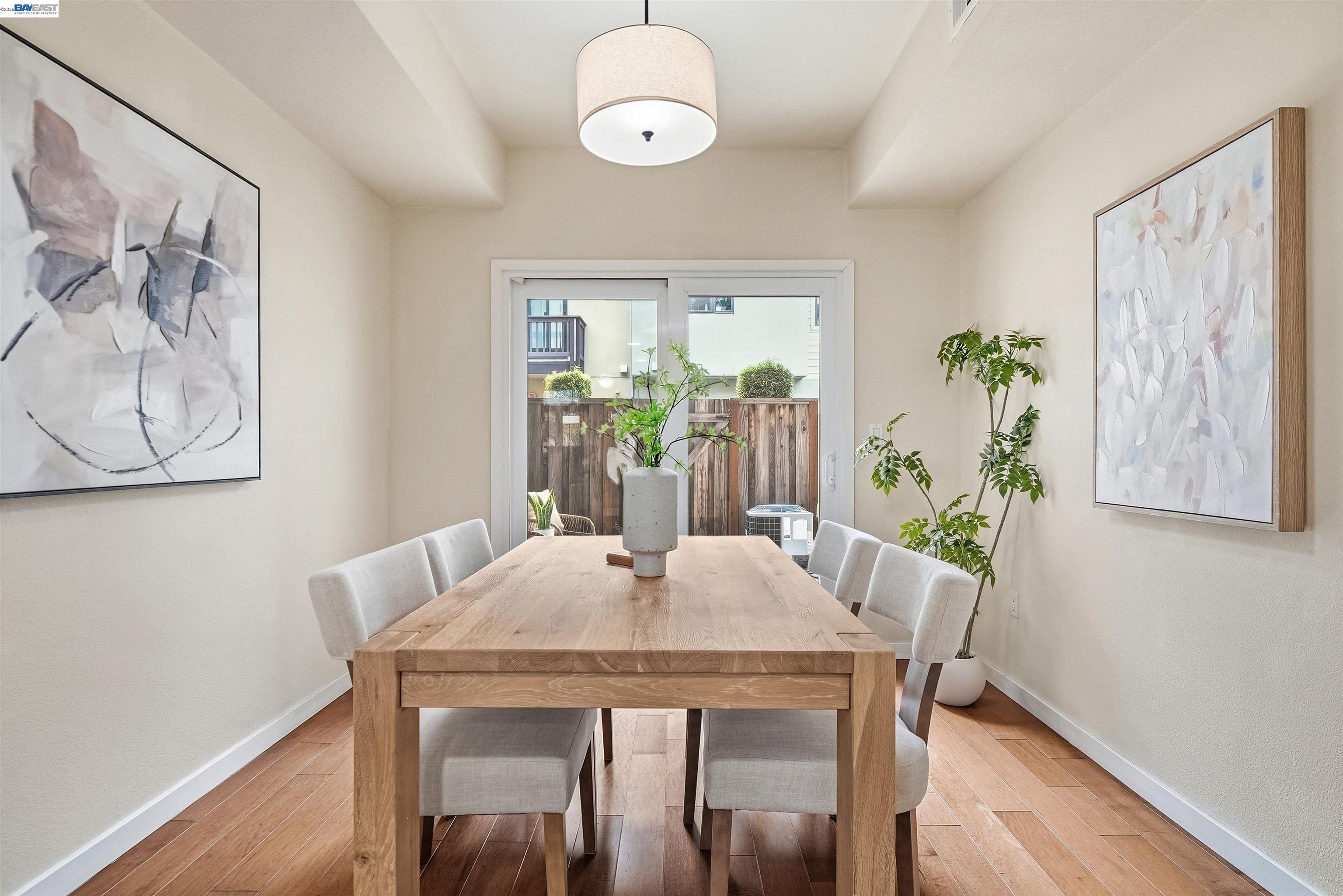 Detail Gallery Image 16 of 33 For 3289 Berryessa St #5,  Palo Alto,  CA 94303 - 2 Beds | 1/1 Baths