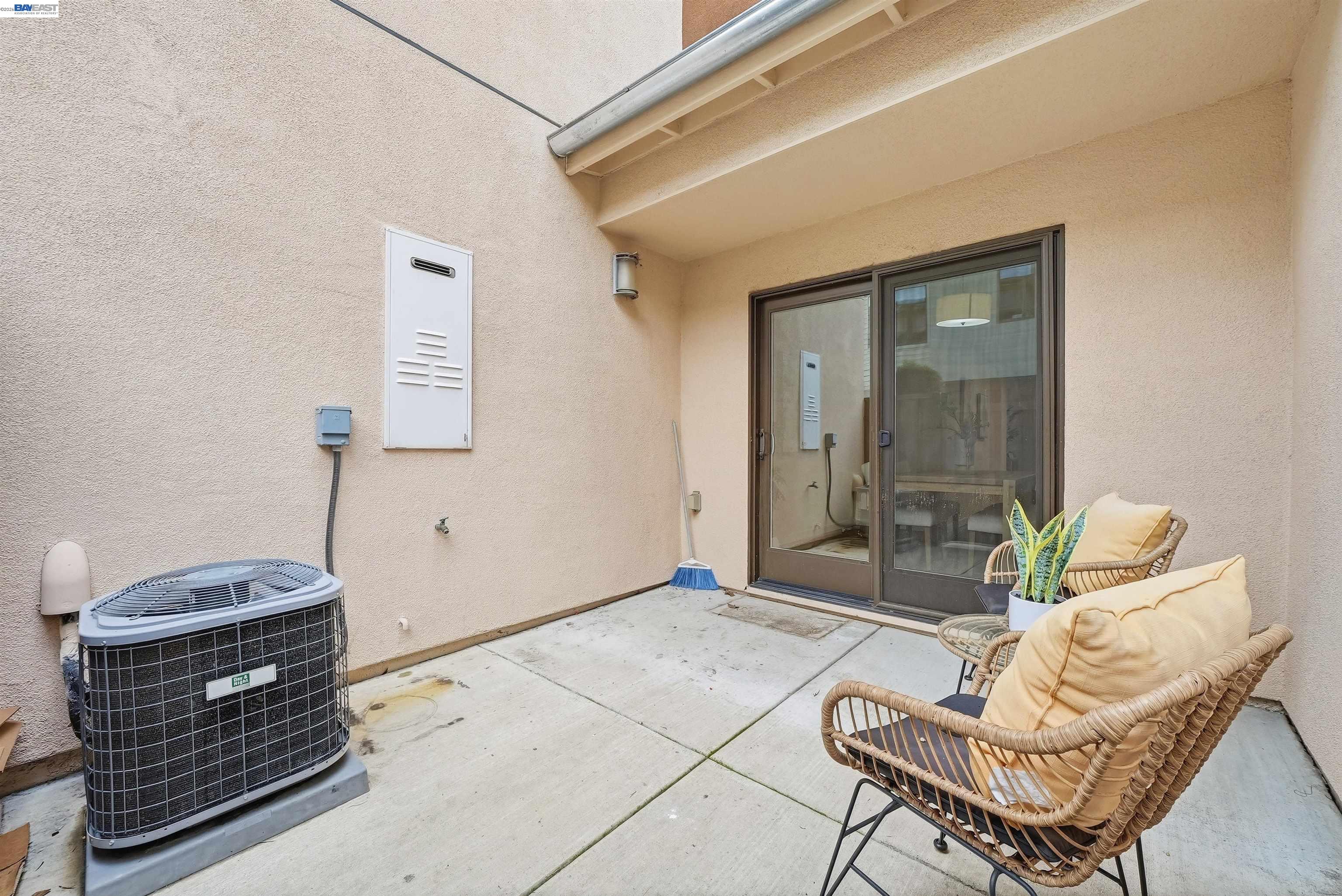 Detail Gallery Image 26 of 33 For 3289 Berryessa St #5,  Palo Alto,  CA 94303 - 2 Beds | 1/1 Baths