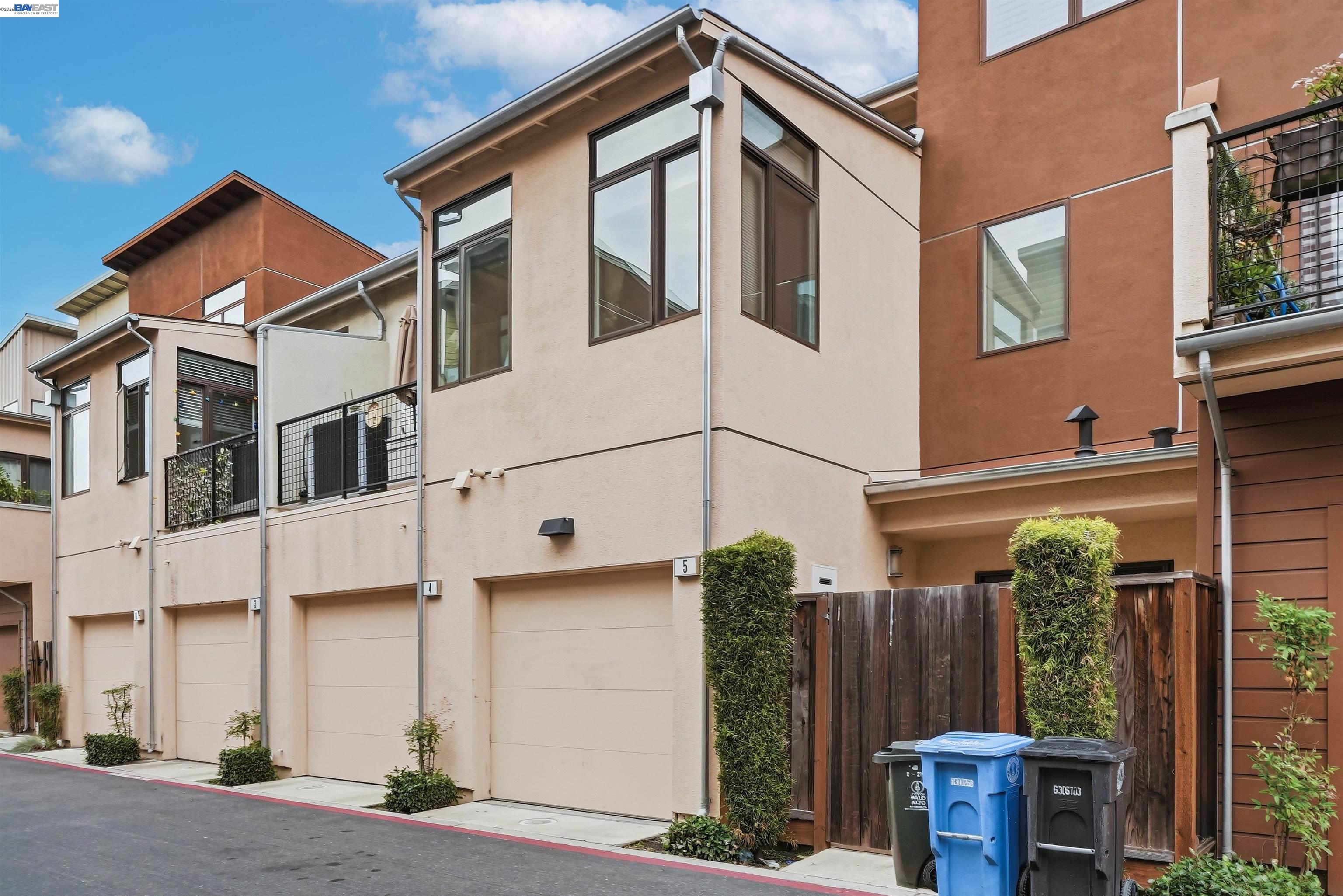Detail Gallery Image 28 of 33 For 3289 Berryessa St #5,  Palo Alto,  CA 94303 - 2 Beds | 1/1 Baths
