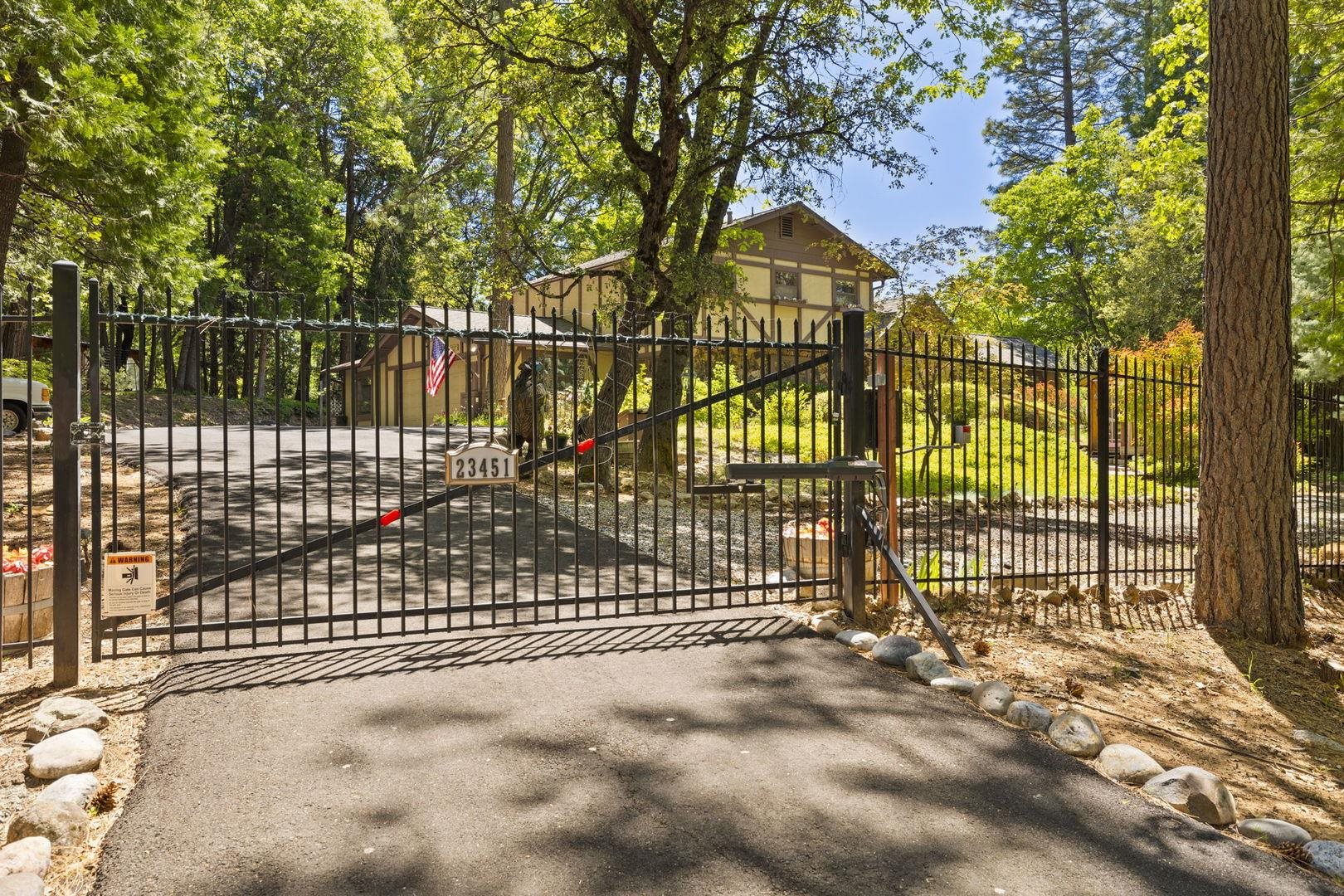 Detail Gallery Image 3 of 60 For 23451 Lakewood Dr, Twain Harte,  CA 95383 - 3 Beds | 3 Baths