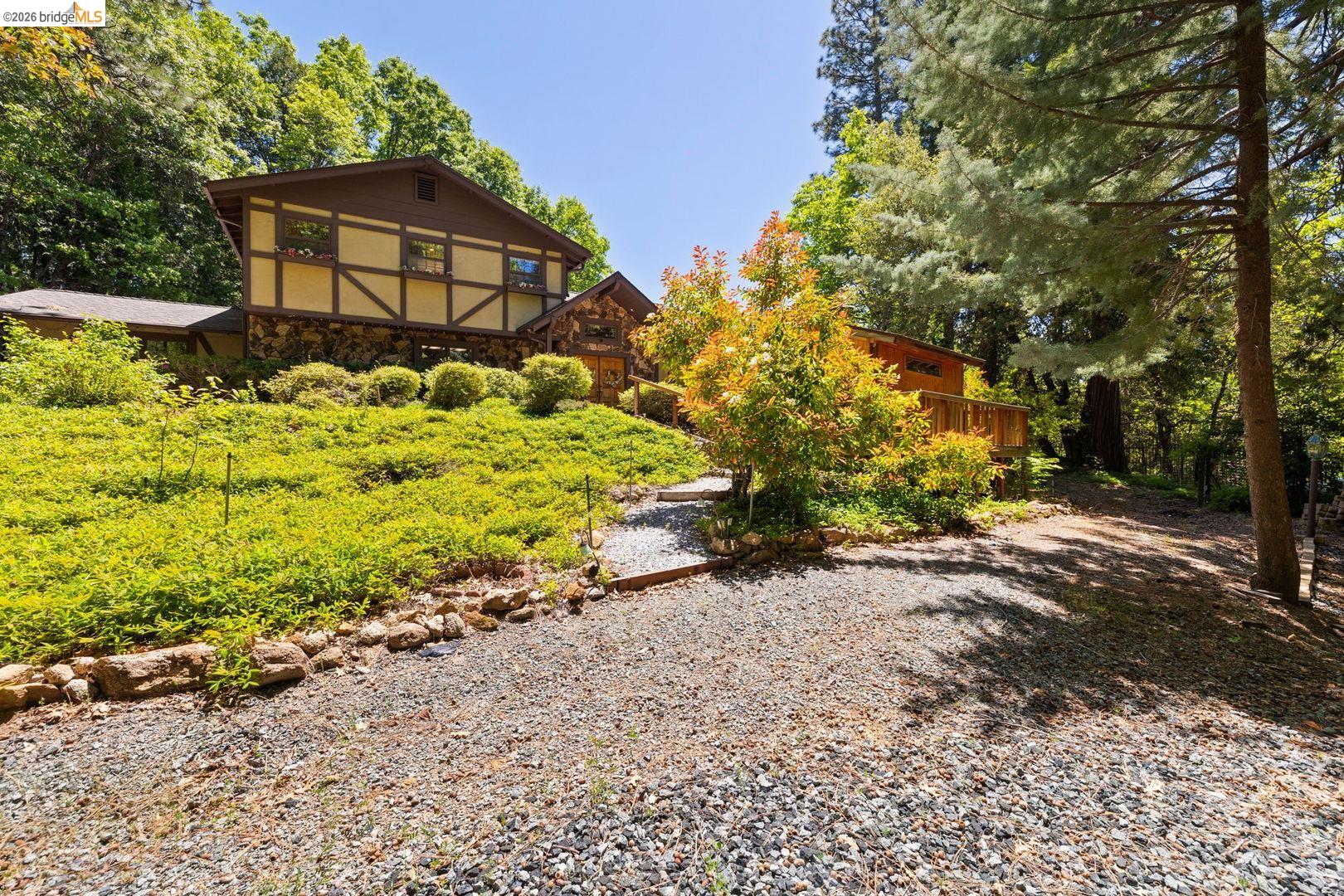 Detail Gallery Image 5 of 58 For 23451 Lakewood Dr, Twain Harte,  CA 95383 - 3 Beds | 3 Baths