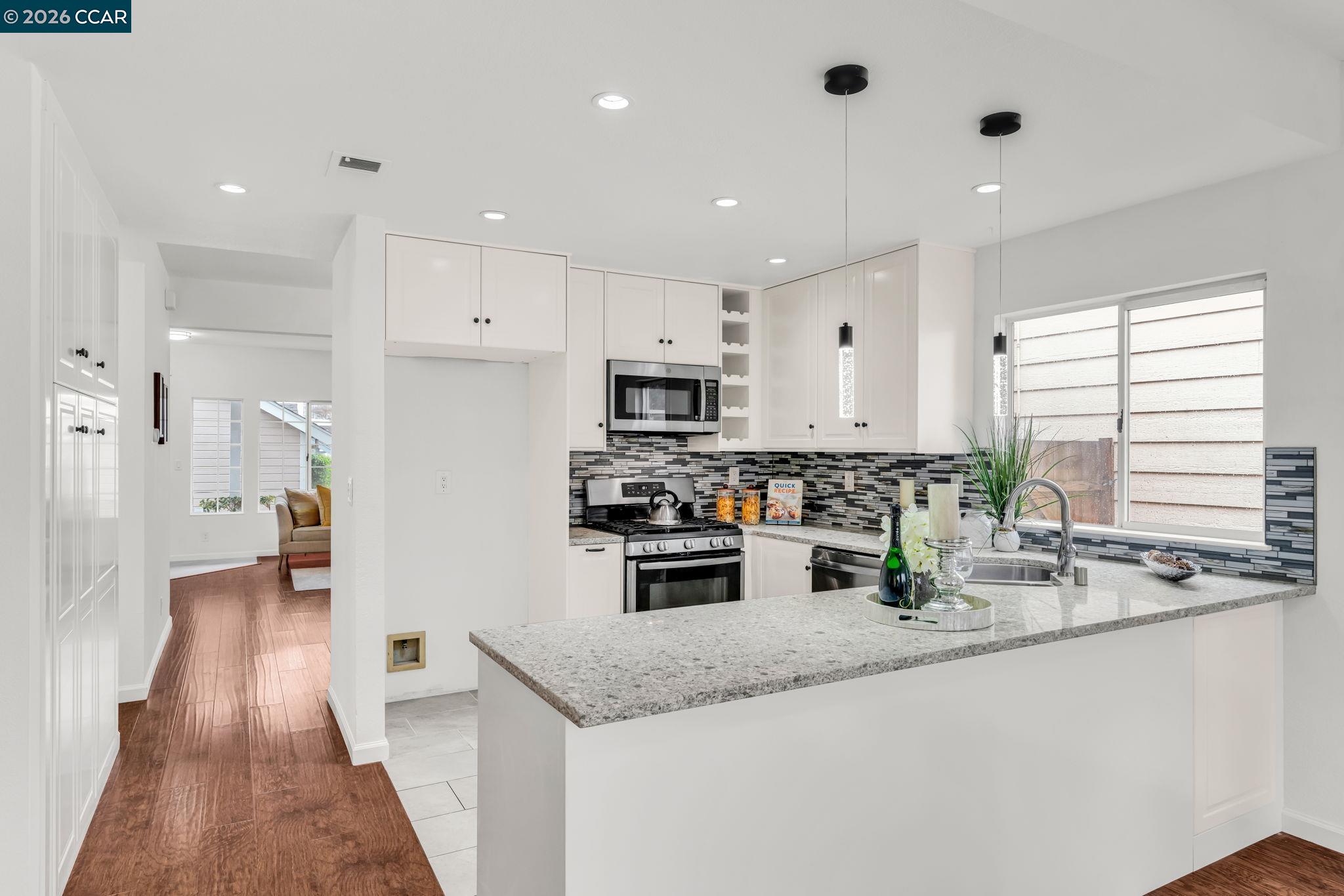 Detail Gallery Image 11 of 47 For 6361 Potrero Dr, Newark,  CA 94560 - 3 Beds | 2/1 Baths