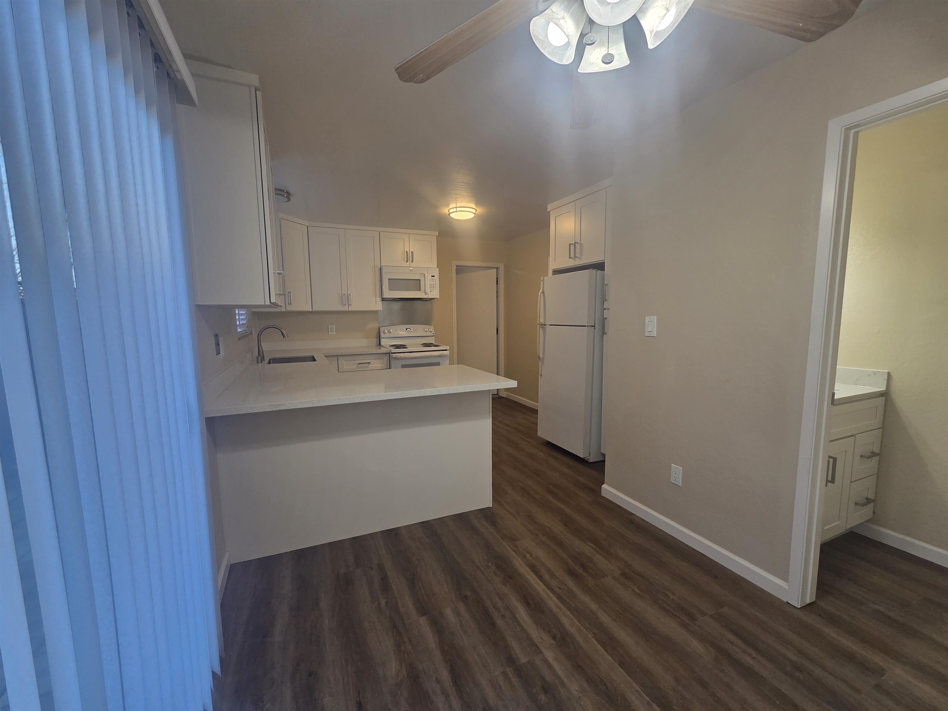 Detail Gallery Image 13 of 28 For 20077 Redwood Rd #3,  Castro Valley,  CA 94546 - 2 Beds | 1/1 Baths