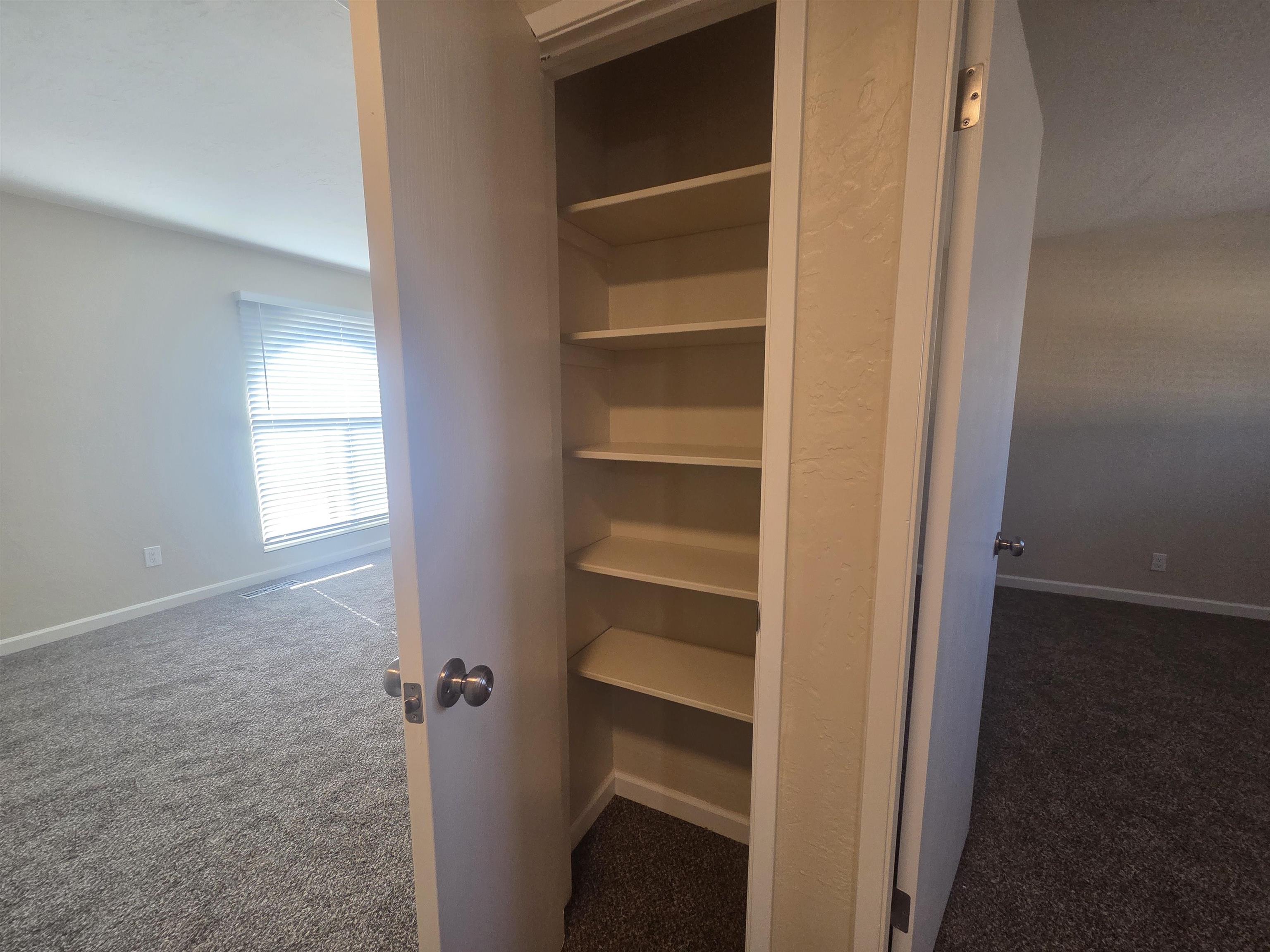 Detail Gallery Image 23 of 28 For 20077 Redwood Rd #3,  Castro Valley,  CA 94546 - 2 Beds | 1/1 Baths