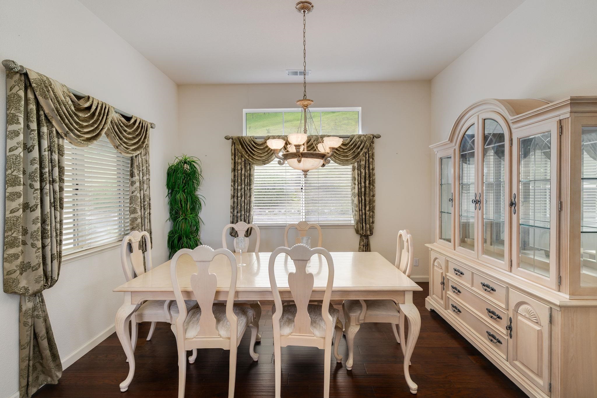 Detail Gallery Image 12 of 50 For 966 Oak Vista Ct, Lafayette,  CA 94549 - 4 Beds | 3 Baths