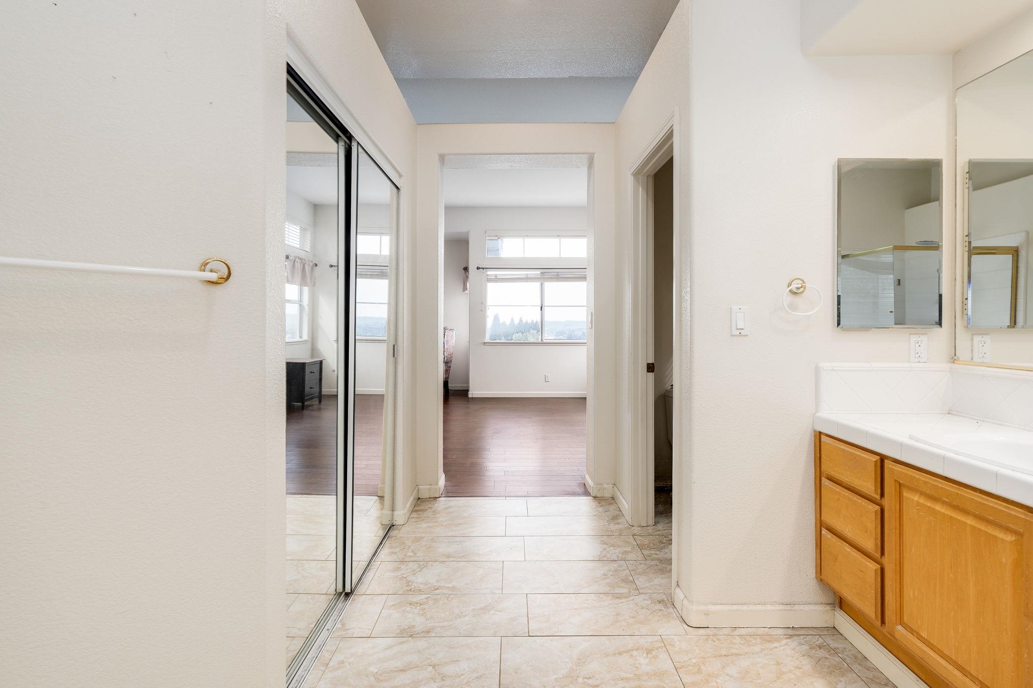 Detail Gallery Image 21 of 50 For 966 Oak Vista Ct, Lafayette,  CA 94549 - 4 Beds | 3 Baths