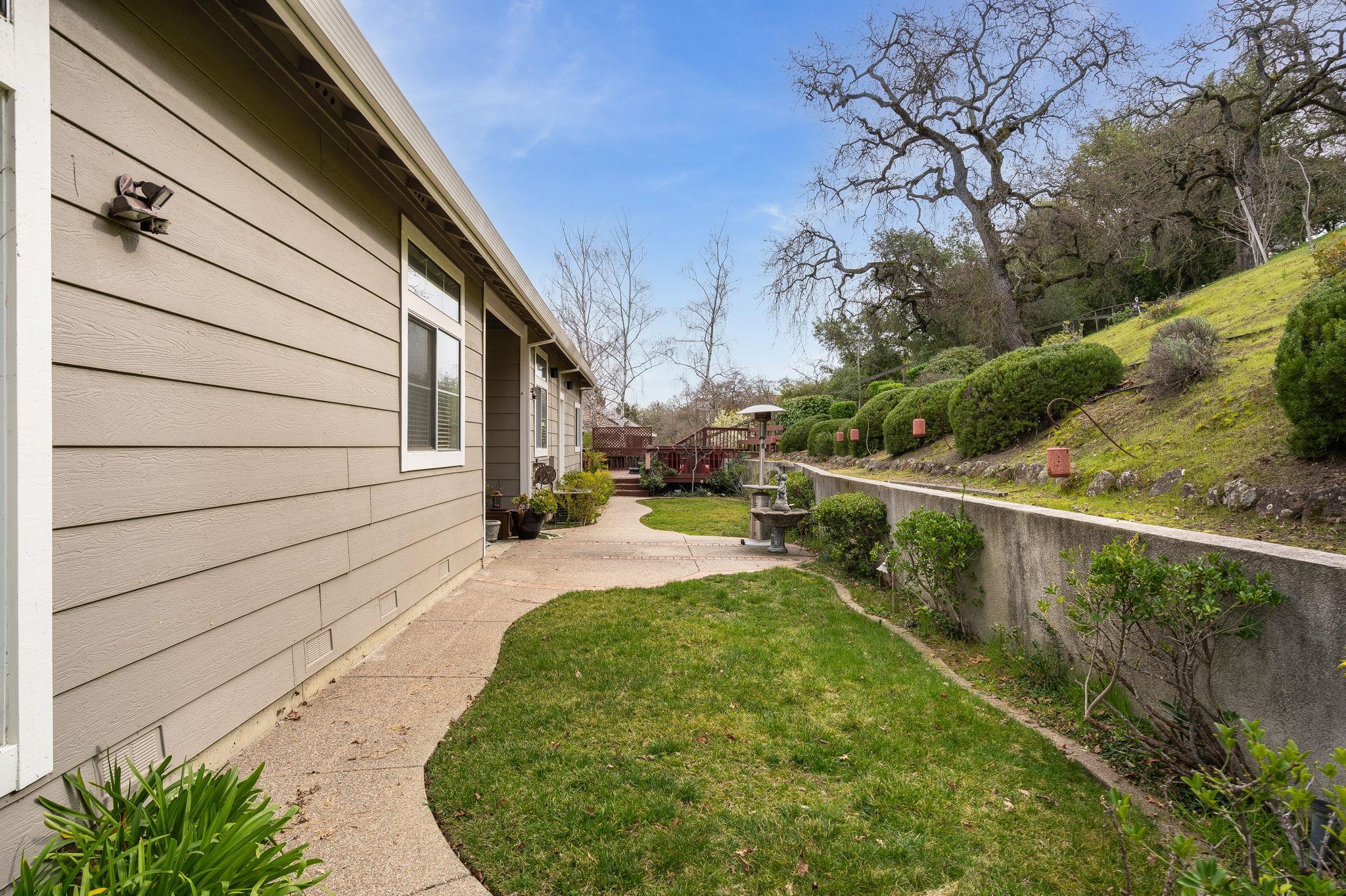 Detail Gallery Image 35 of 50 For 966 Oak Vista Ct, Lafayette,  CA 94549 - 4 Beds | 3 Baths