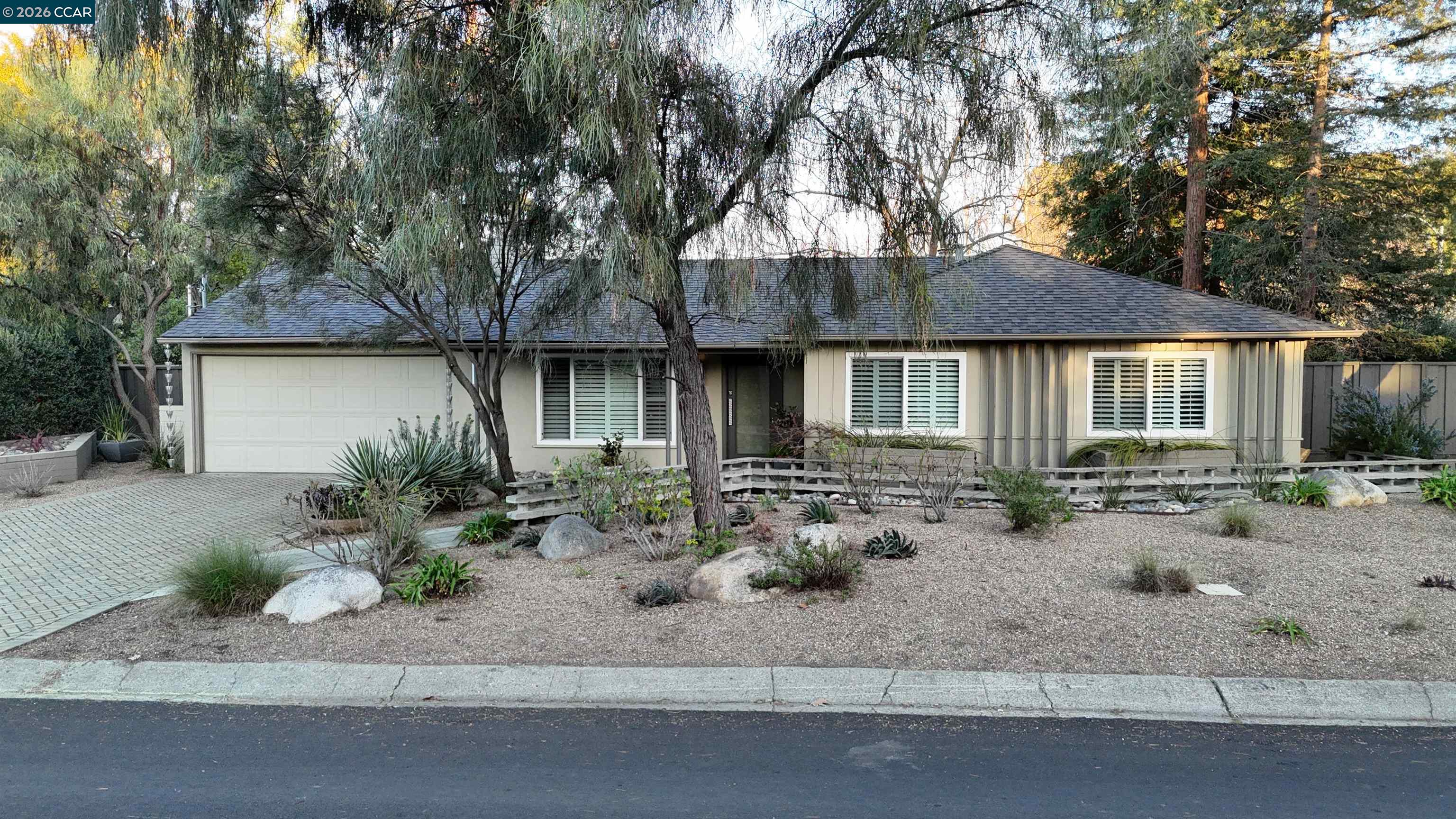 Front Image Thumbnail for CC41123596