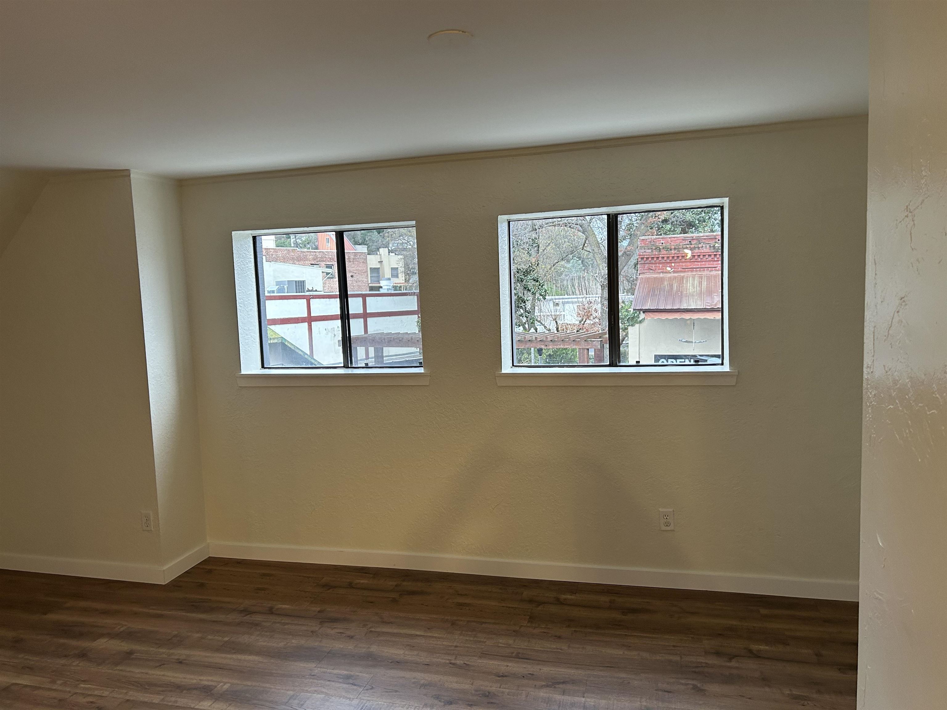 Detail Gallery Image 5 of 10 For 111 S Washington Street, Sonora,  CA 95370 - – Beds | – Baths