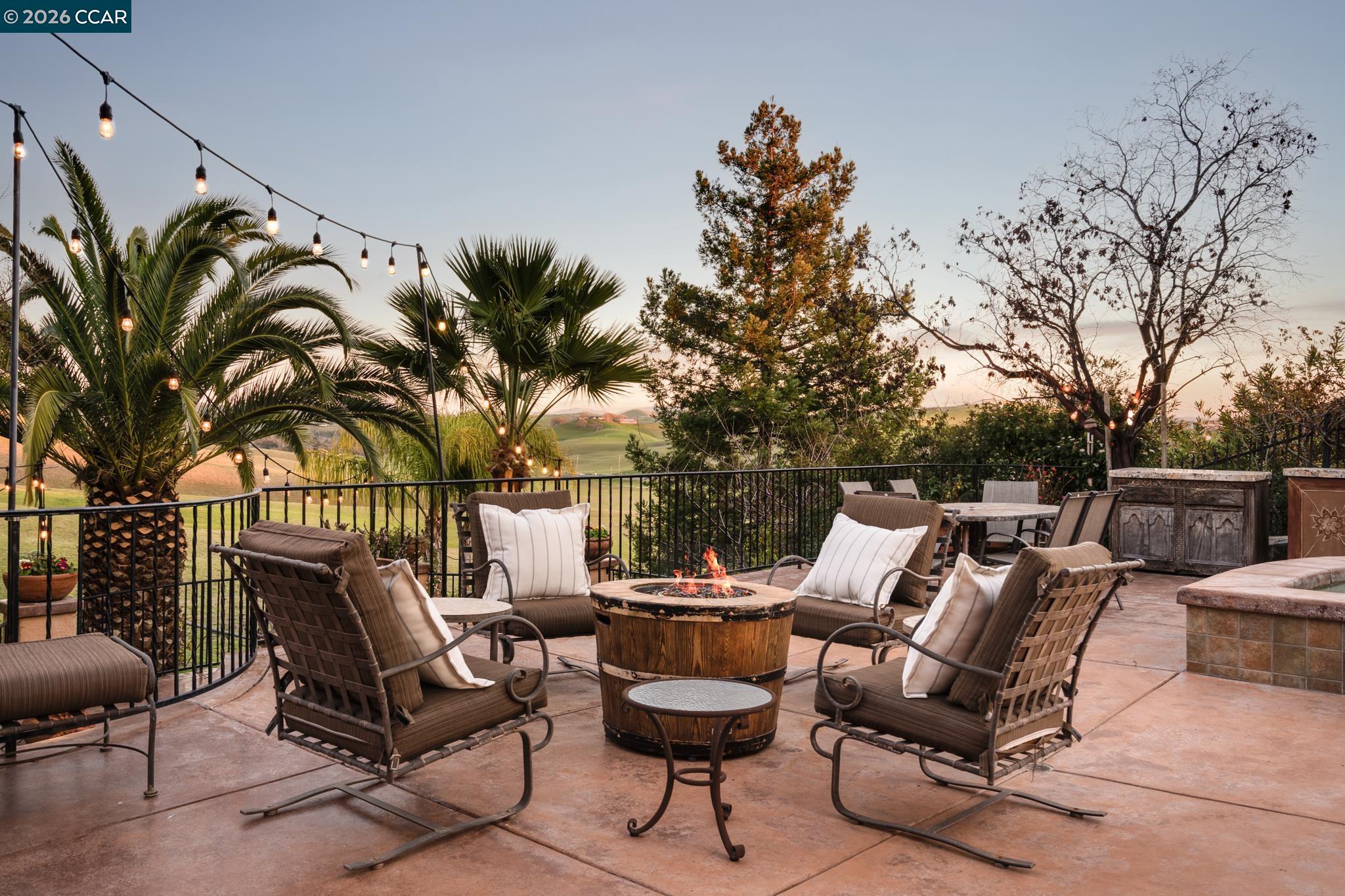 Detail Gallery Image 33 of 53 For 4640 Kingswood Dr, Danville,  CA 94506 - 5 Beds | 3/1 Baths