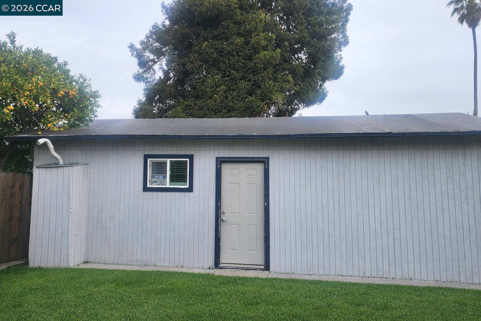 Detail Gallery Image 4 of 9 For 2079 Church St, Oakland,  CA 94621 - 1 Beds | 1 Baths