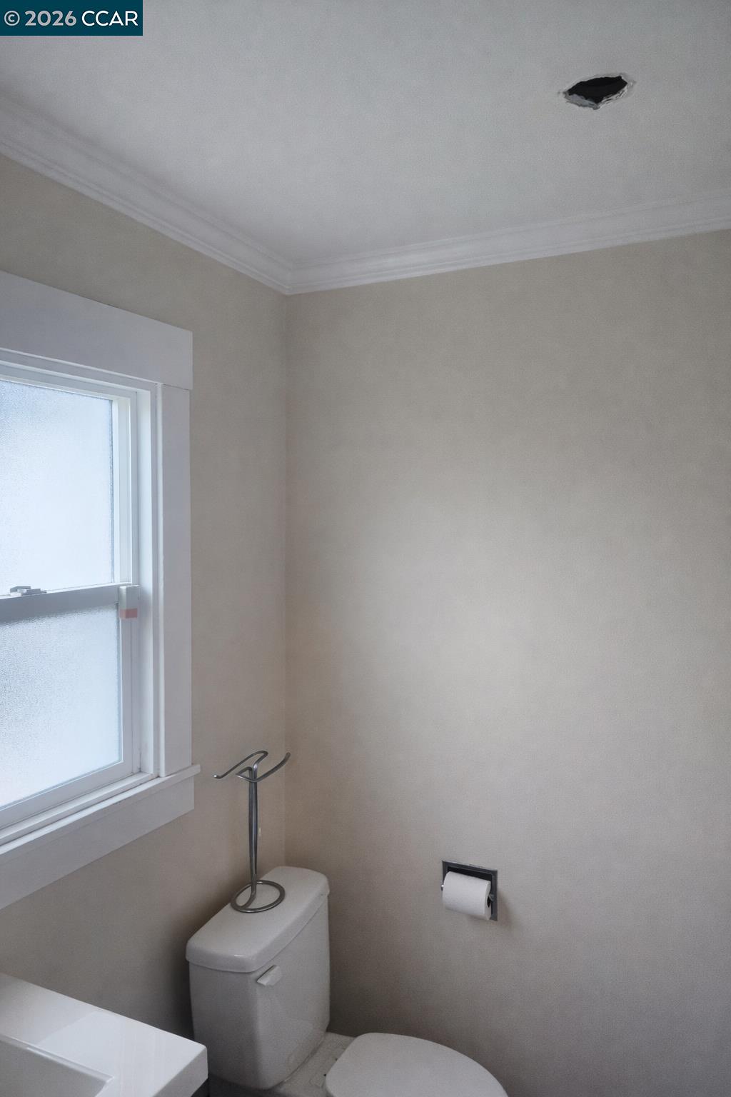 Detail Gallery Image 7 of 9 For 2079 Church St, Oakland,  CA 94621 - 1 Beds | 1 Baths