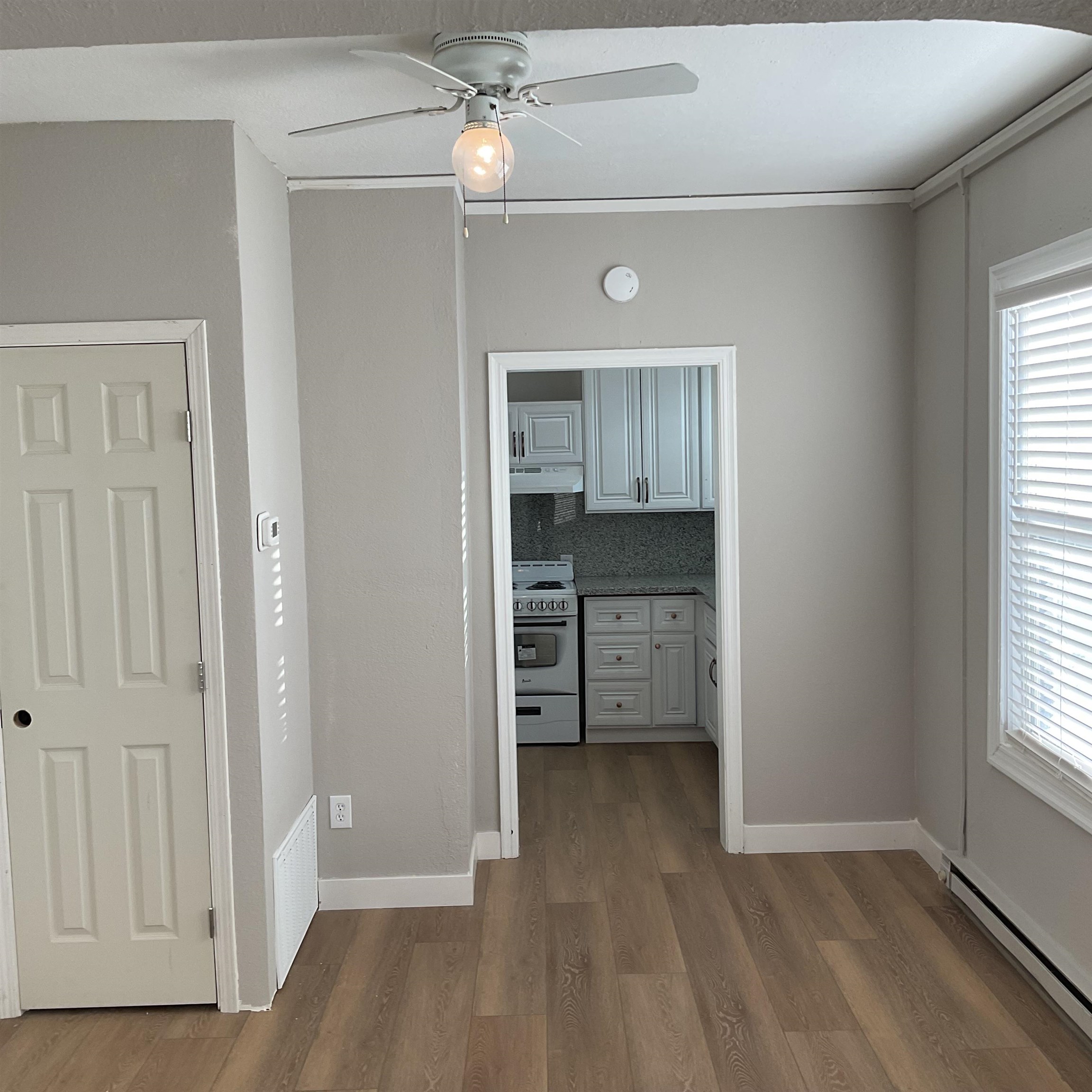 Detail Gallery Image 4 of 9 For 618 W 7th Street #8,  Antioch,  CA 94509 - 2 Beds | 1 Baths